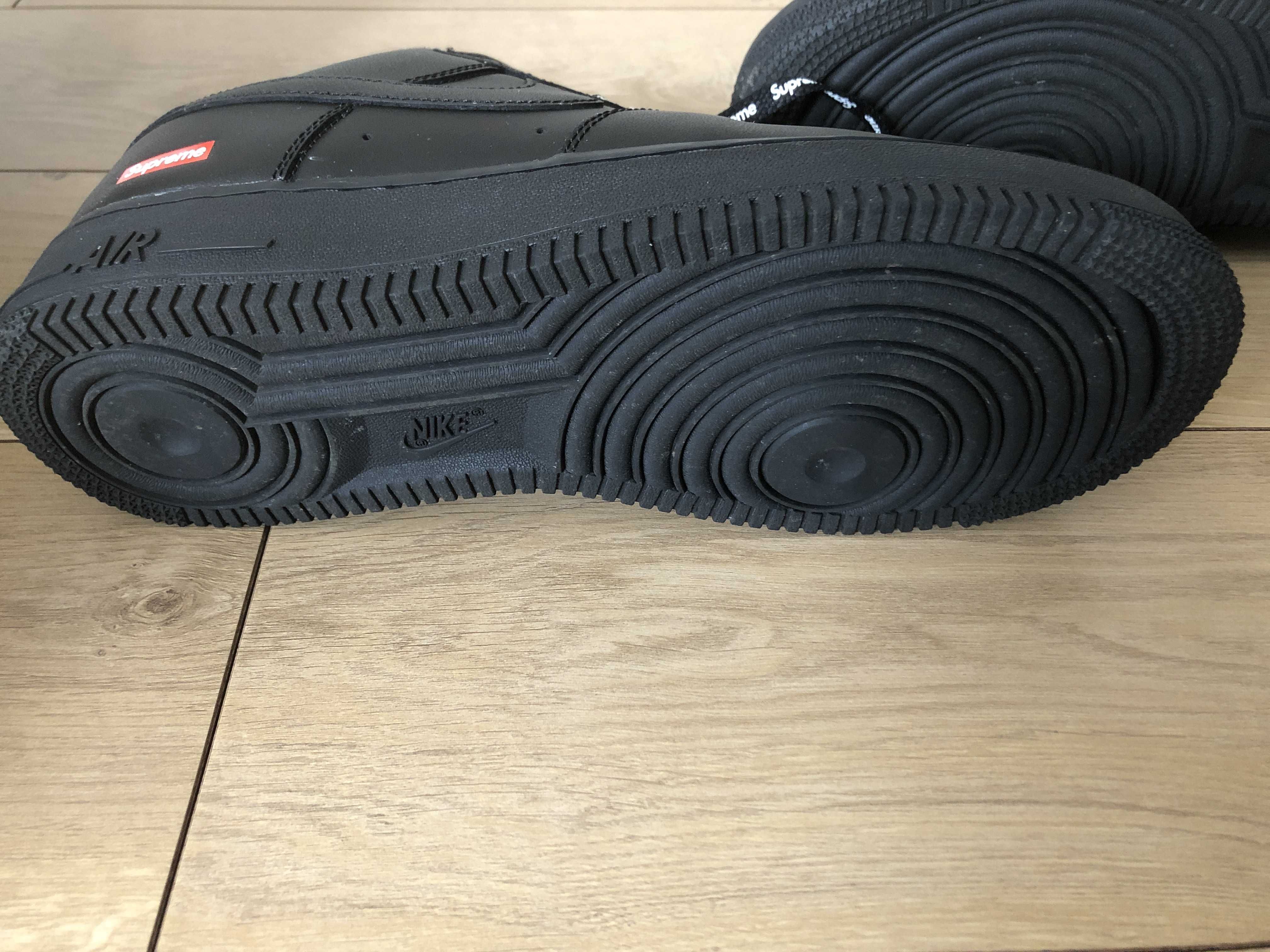 Supreme × Nike Air Force 1 Low "Black"