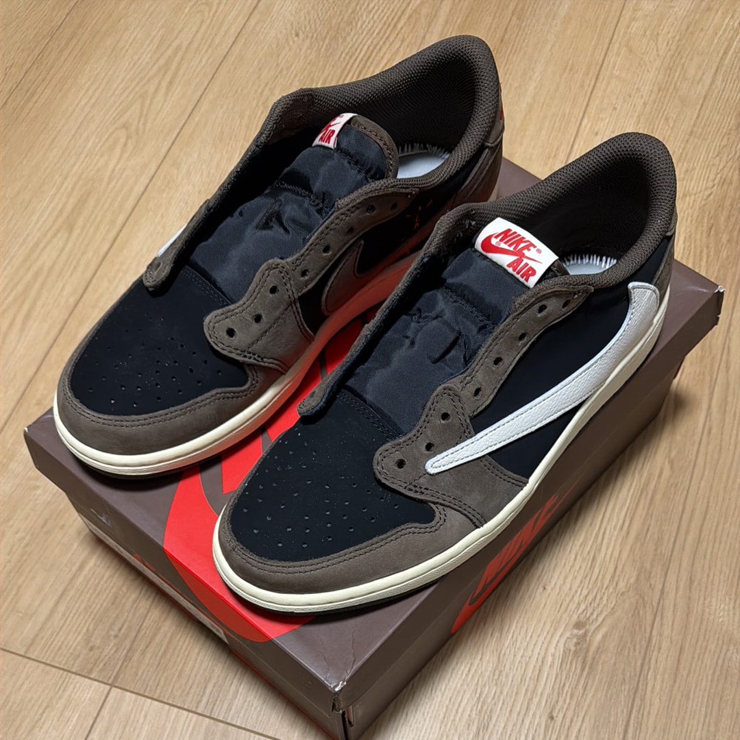 Travis Scott × Nike Air Jordan 1 Low OG SP-T "Black/Dark Mocha"
