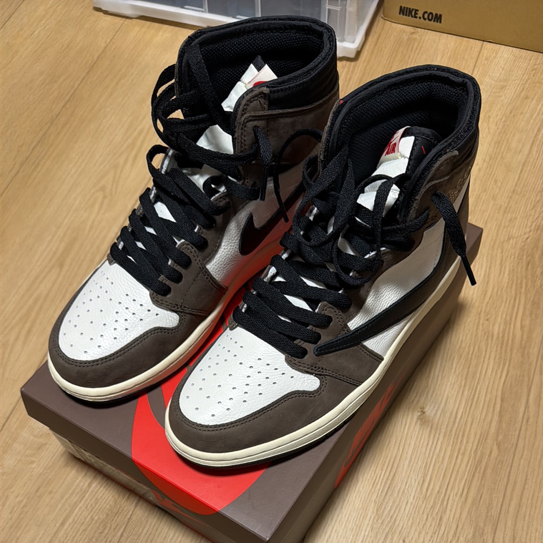 Travis Scott × Nike Air Jordan 1 Retro High OG TS SP "Sail/Dark Mocha"