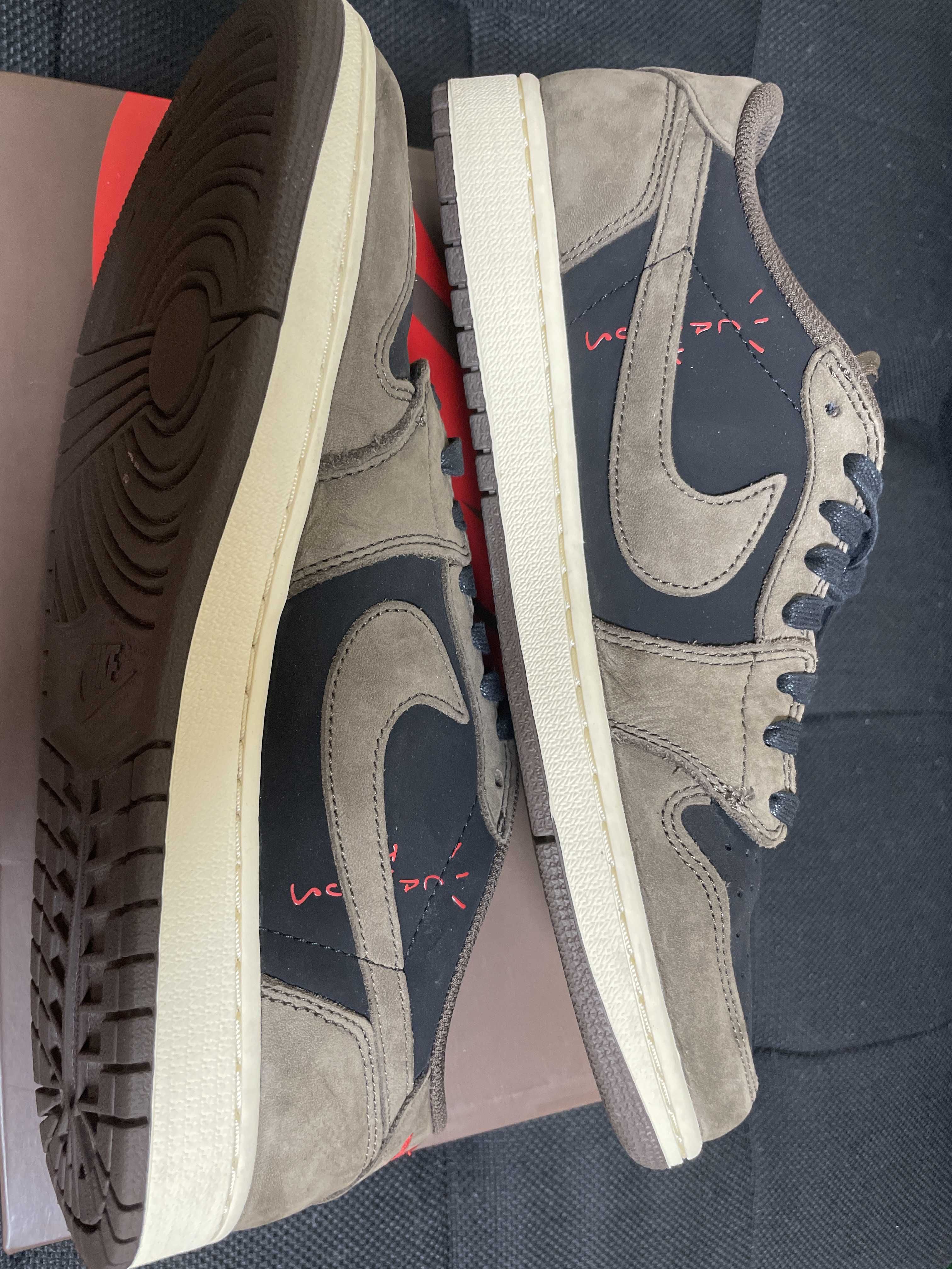 Travis Scott × Nike Air Jordan 1 Low OG SP-T  "Black/Dark Mocha"