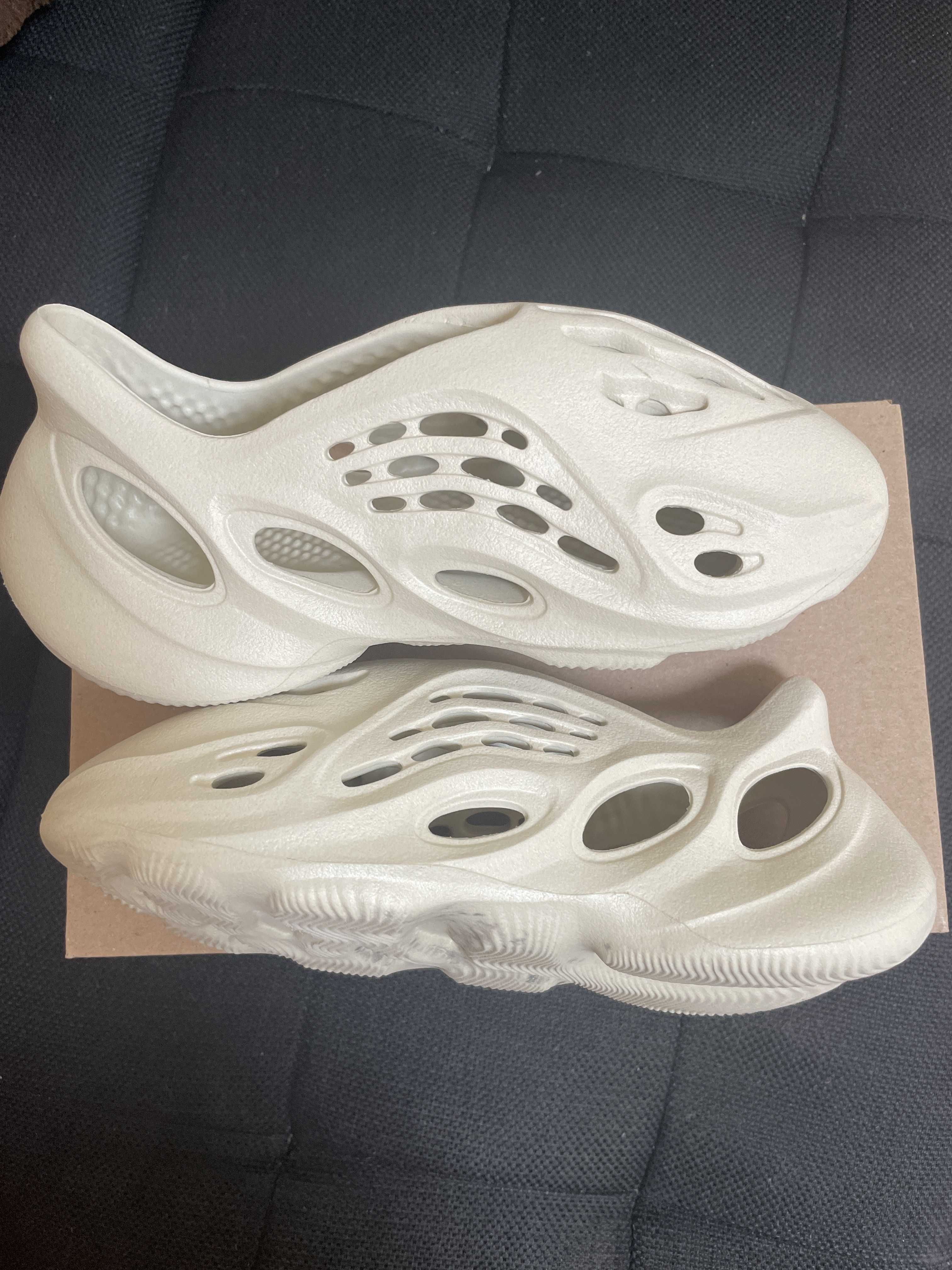 adidas YEEZY Foam Runner "Sand"