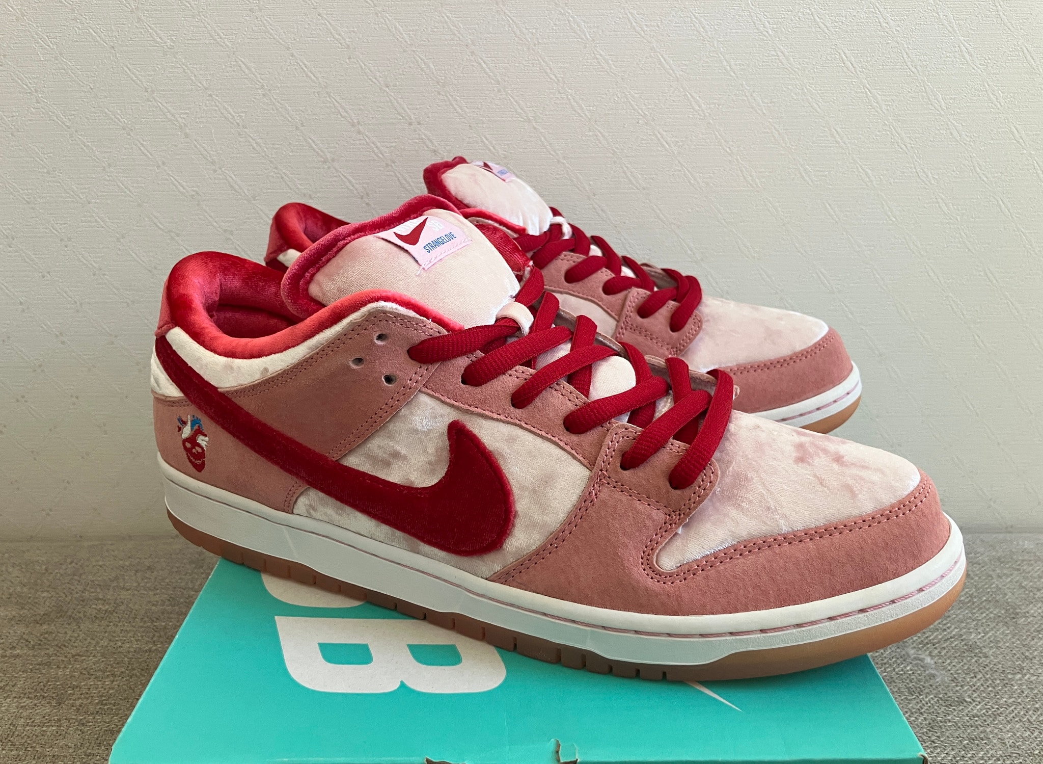 Strangelove × Nike SB Dunk Low "Valentine’s Day"