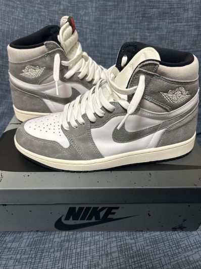 Nike Air Jordan 1 Retro High OG "Black and Smoke Grey"