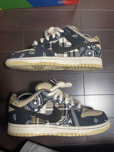 Travis Scott × Nike SB Dunk Low "Black/Parachute Beige"