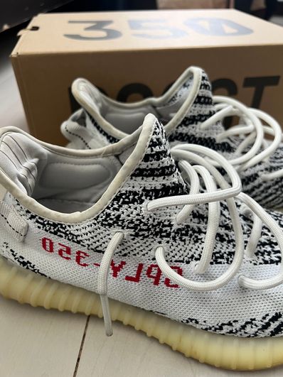 adidas YEEZY Boost 350 V2 "Zebra"