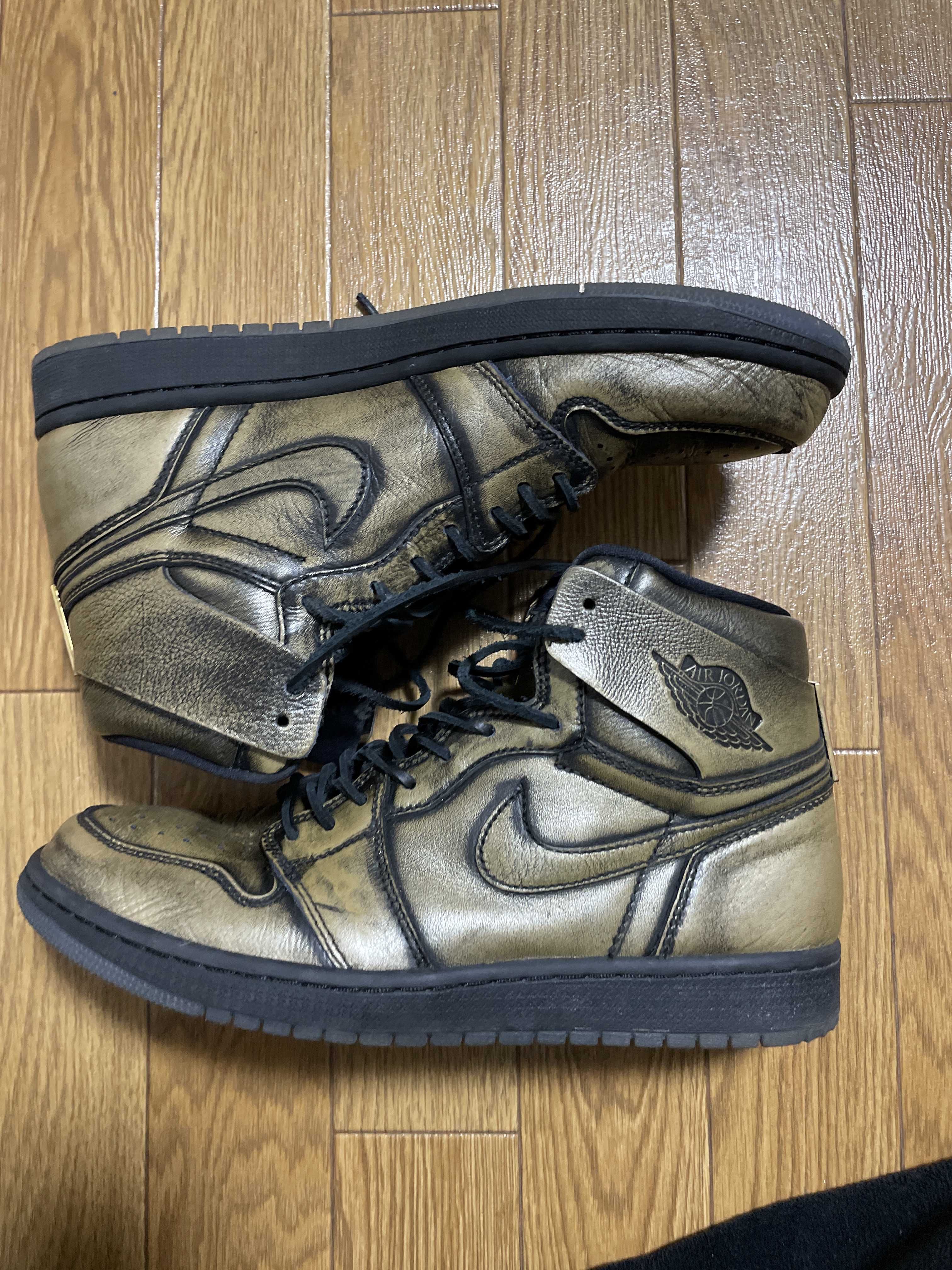 NIKE AIR JORDAN 1 RETRO HIGH OG WINGS "BLACK/BLACK-METALLIC GOLD"