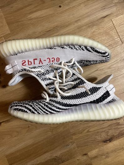 adidas YEEZY Boost 350 V2 "Zebra"