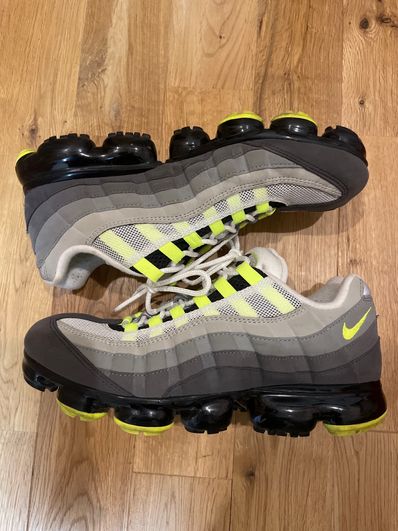 Nike Air Vapormax 95 "Neon"