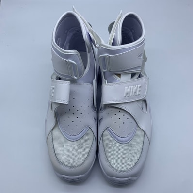 COMME des GARCONS HOMME PLUS × Nike Air Carnivore "White"