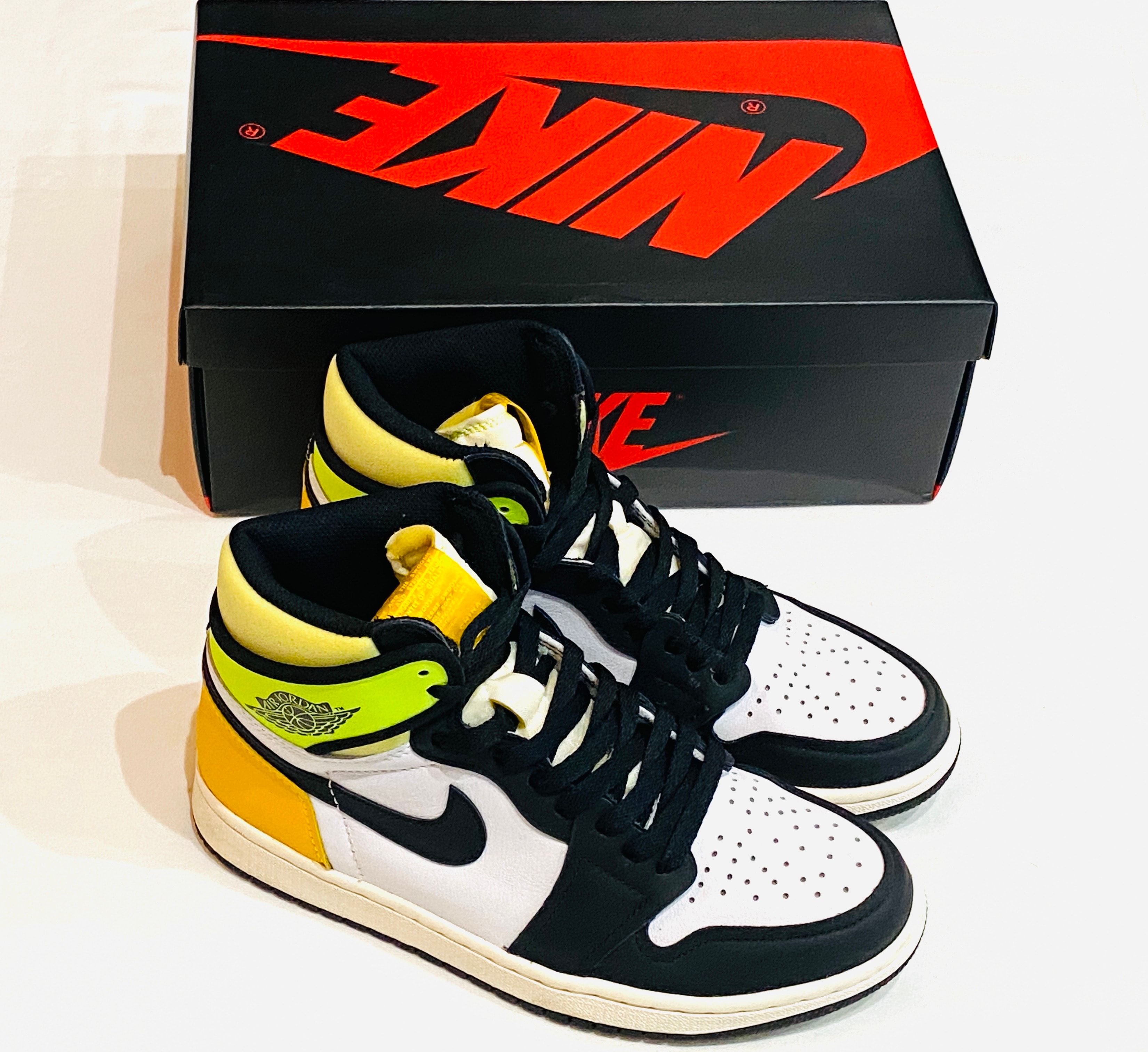 Nike Air Jordan 1 High OG "Volt Gold"