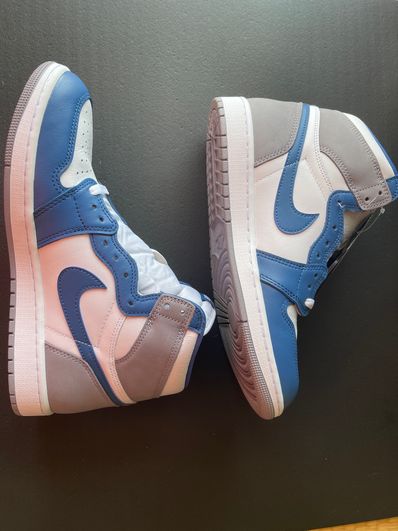 Nike Air Jordan 1 High OG "True Blue"