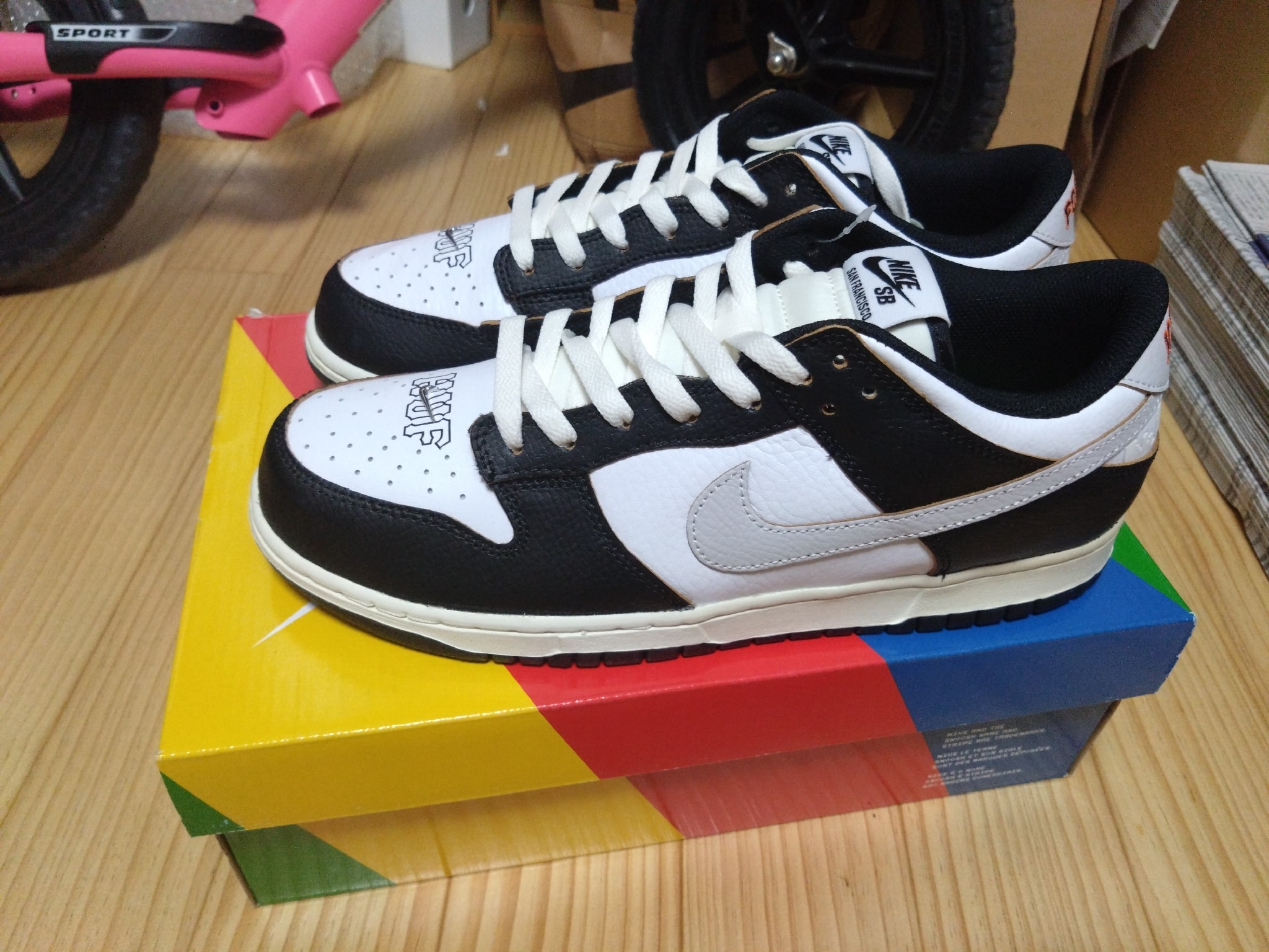 HUF × Nike SB Dunk Low "San Francisco"