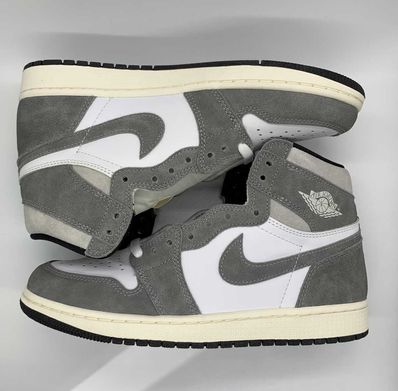Nike Air Jordan 1 Retro High OG "Black and Smoke Grey"