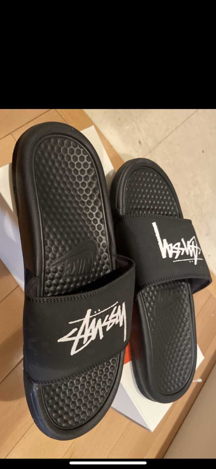 Stussy × Nike Benassi Slide Sandal "Black" (DC5239-001)