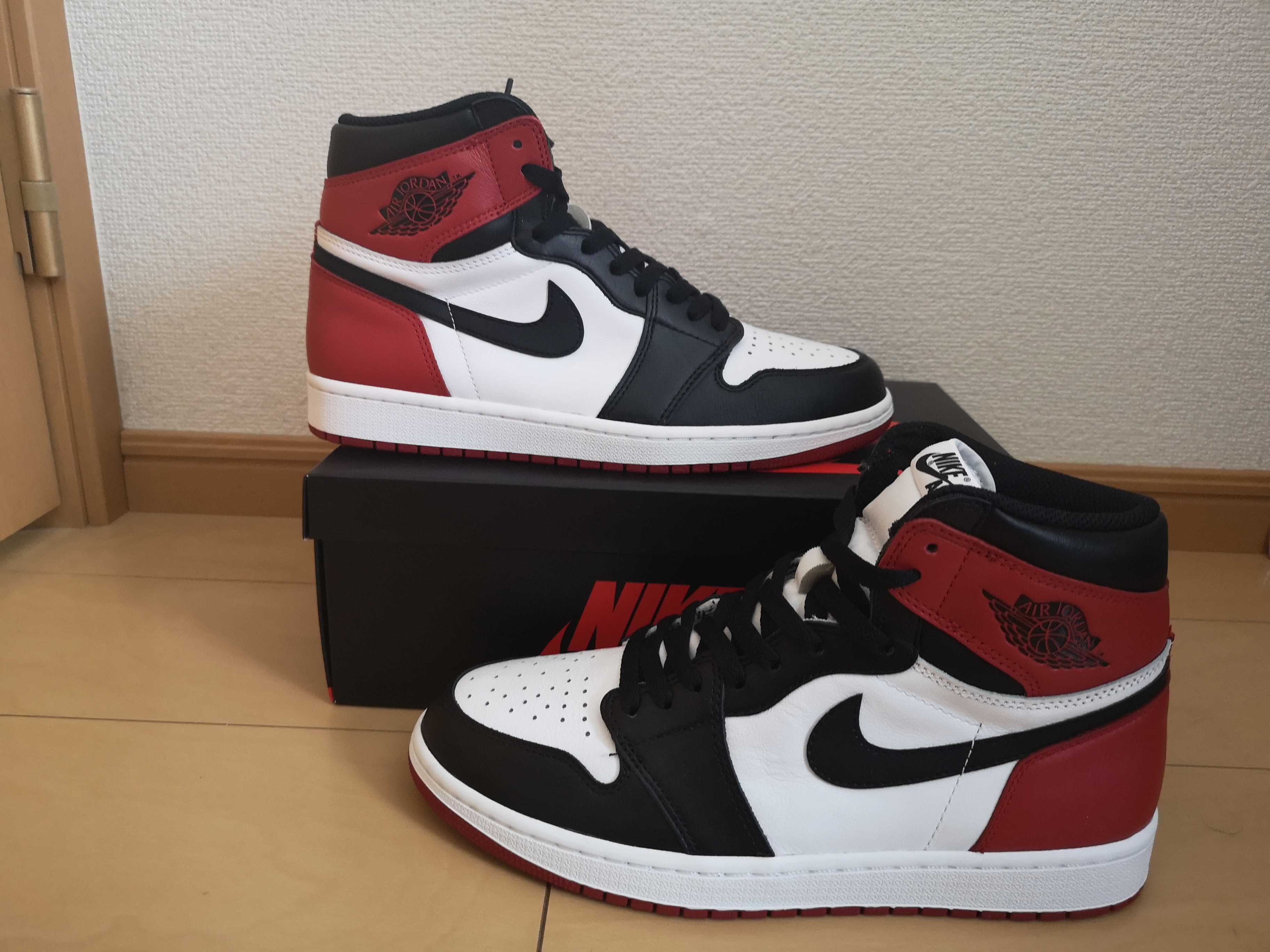 Nike Air Jordan 1 Retro High OG "Black Toe"(2016)