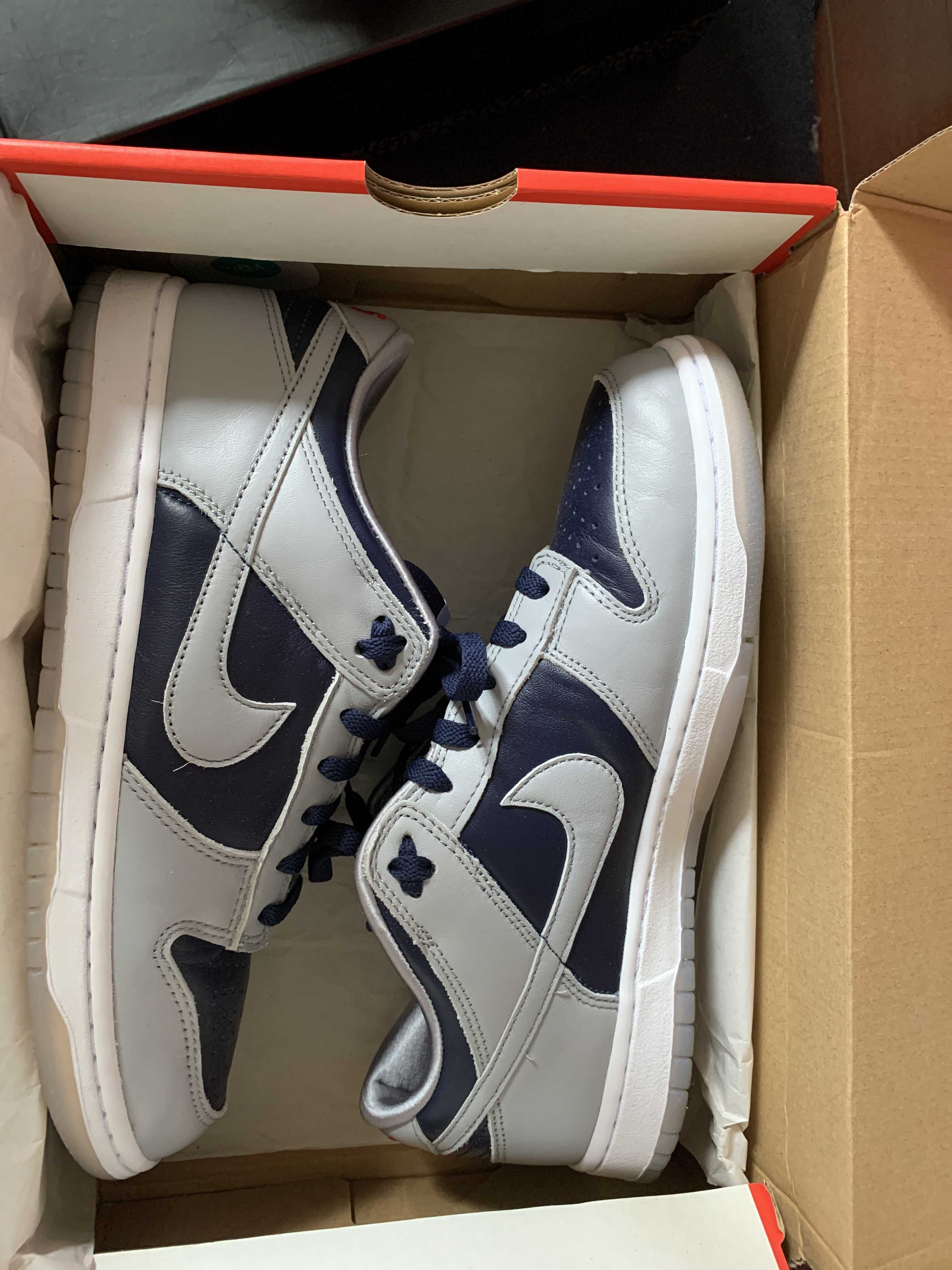 NIKE Women's DUNK LOW "COLLEGE NAVY"