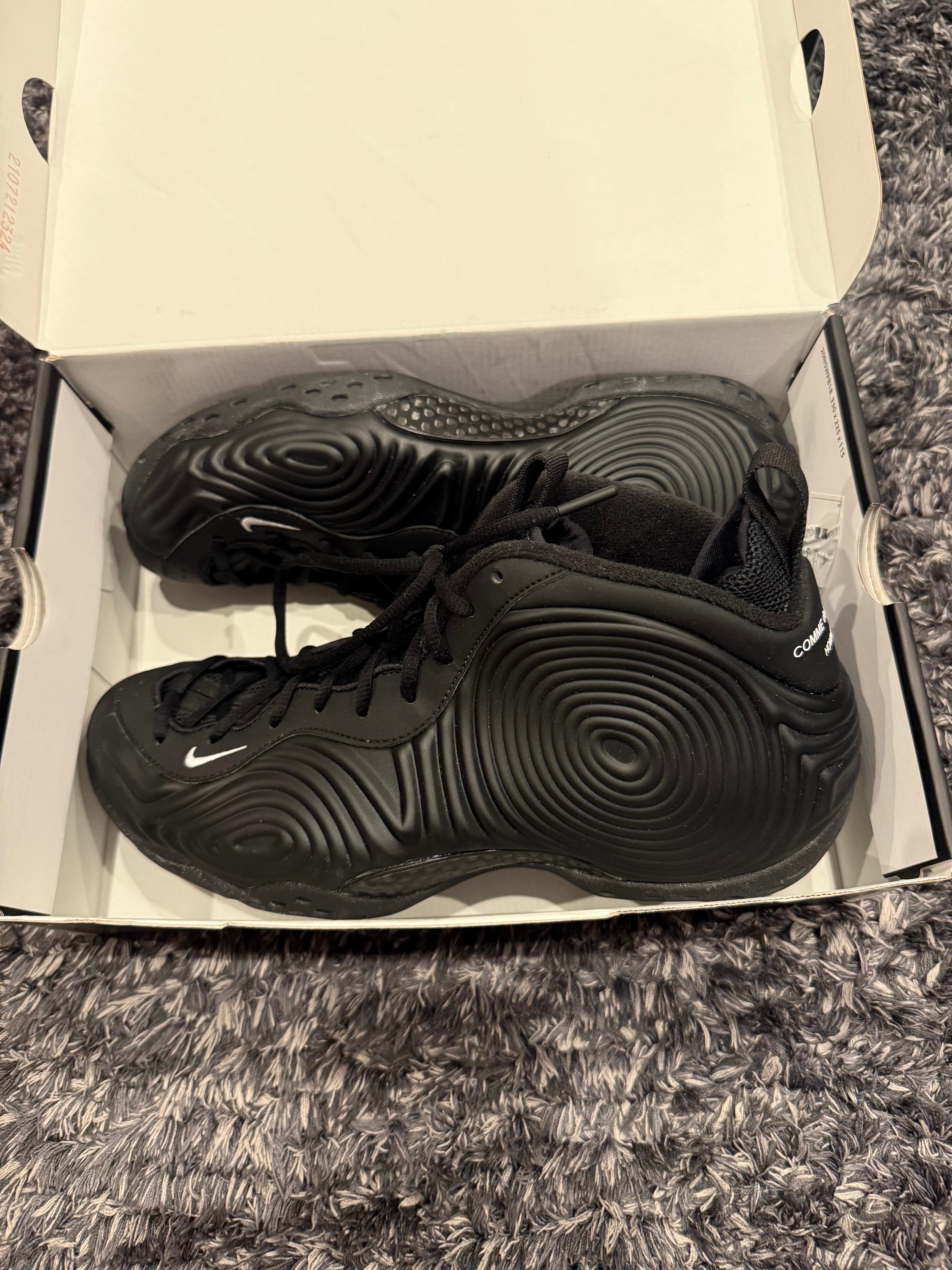 COMME des GARCONS HOMME PLUS × Nike Air Foamposite One "Black"
