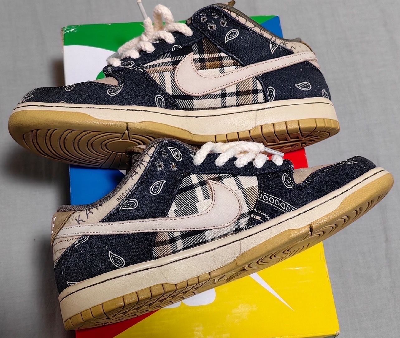 Travis Scott × Nike SB Dunk Low "Black/Parachute Beige"