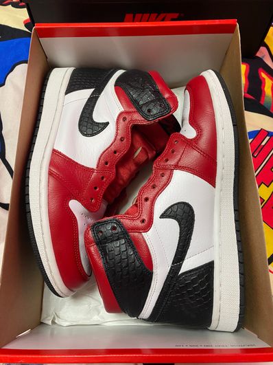 Nike Women's Air Jordan 1 High OG "Satin Red"