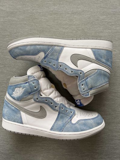 Nike Air Jordan 1 High OG "Hyper Royal"