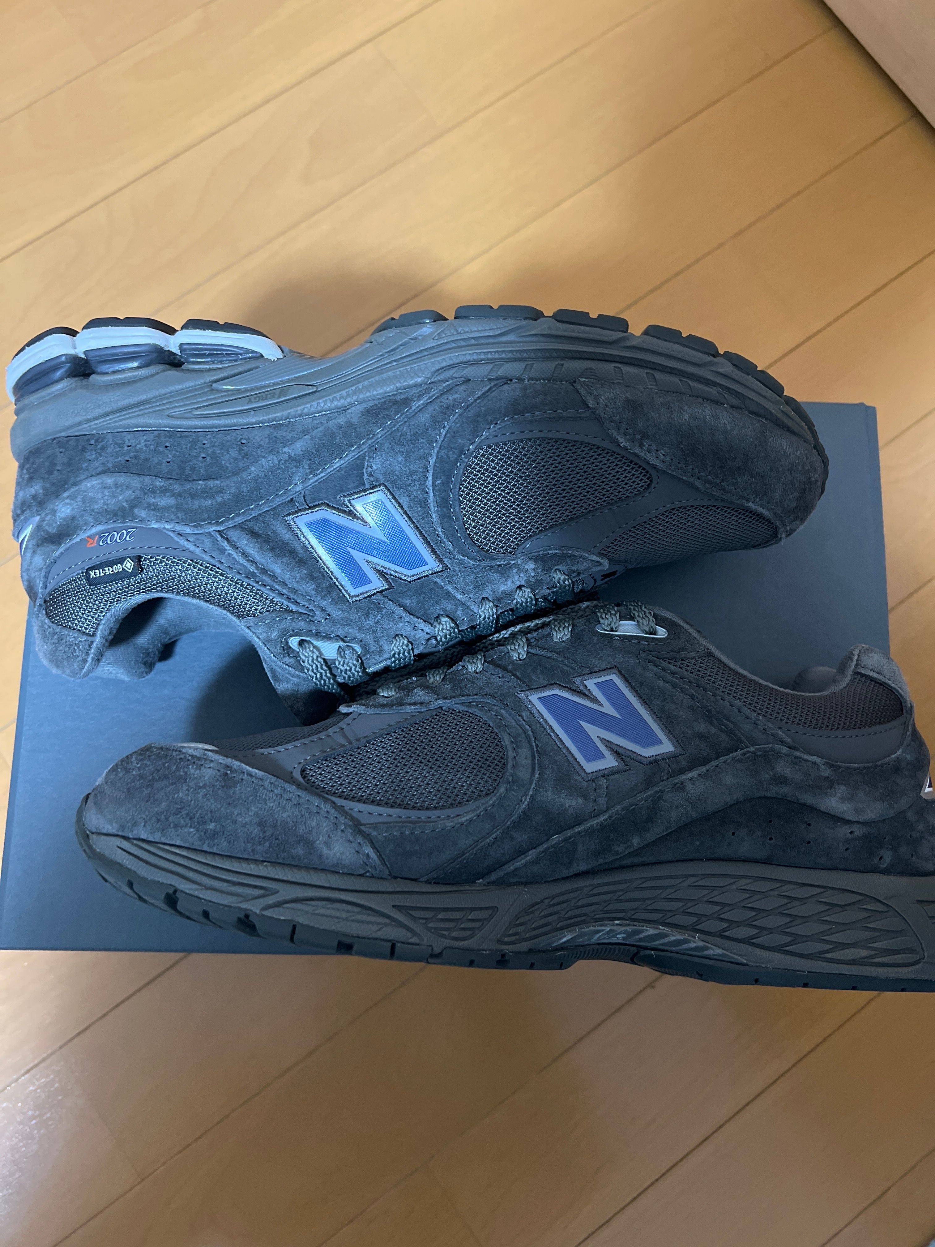 BEAMS × New Balance 2002R GORE-TEX "Charcoal"
