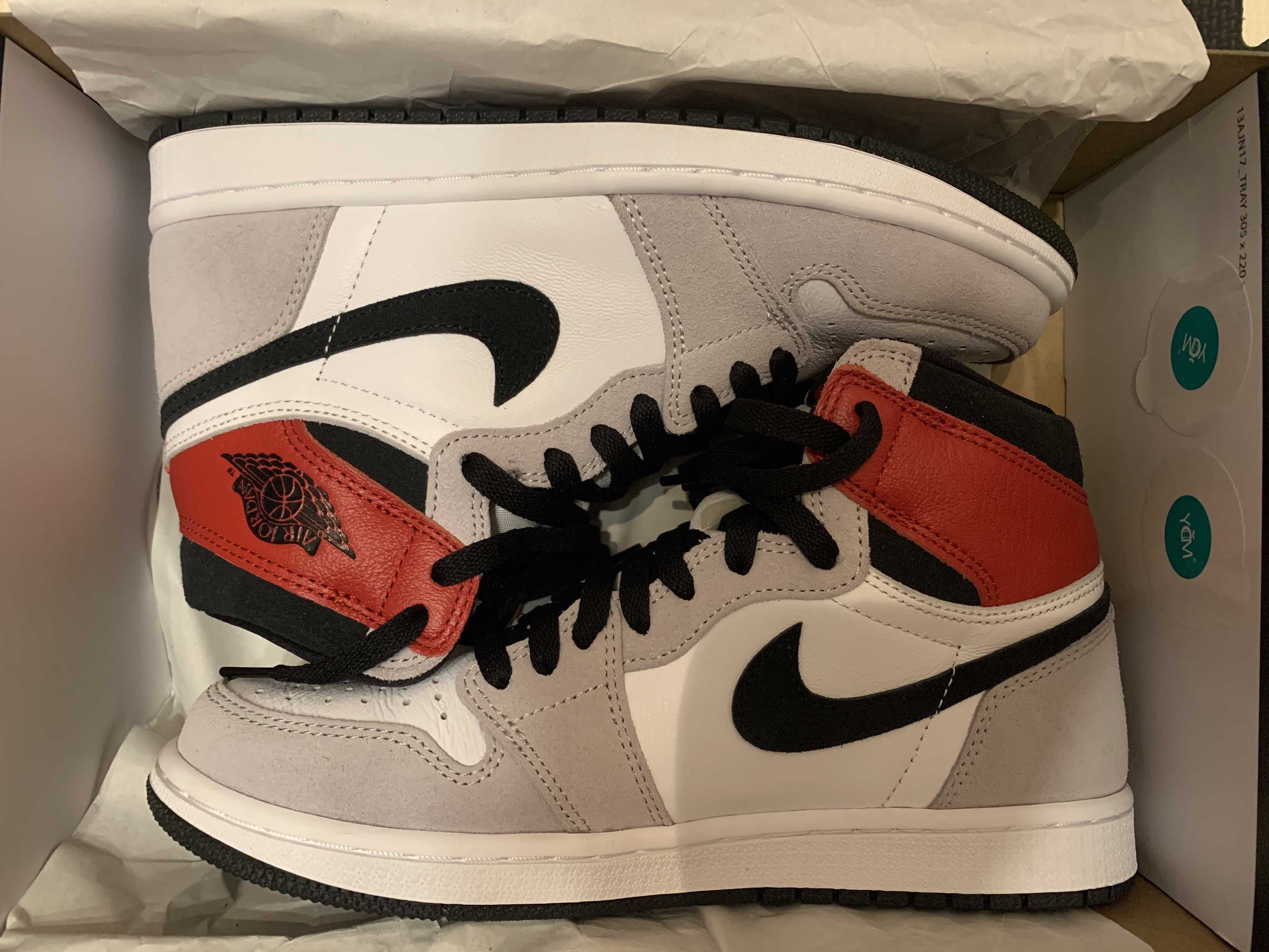 Nike Air Jordan 1 High OG "White/Black/Light Smoke Grey"