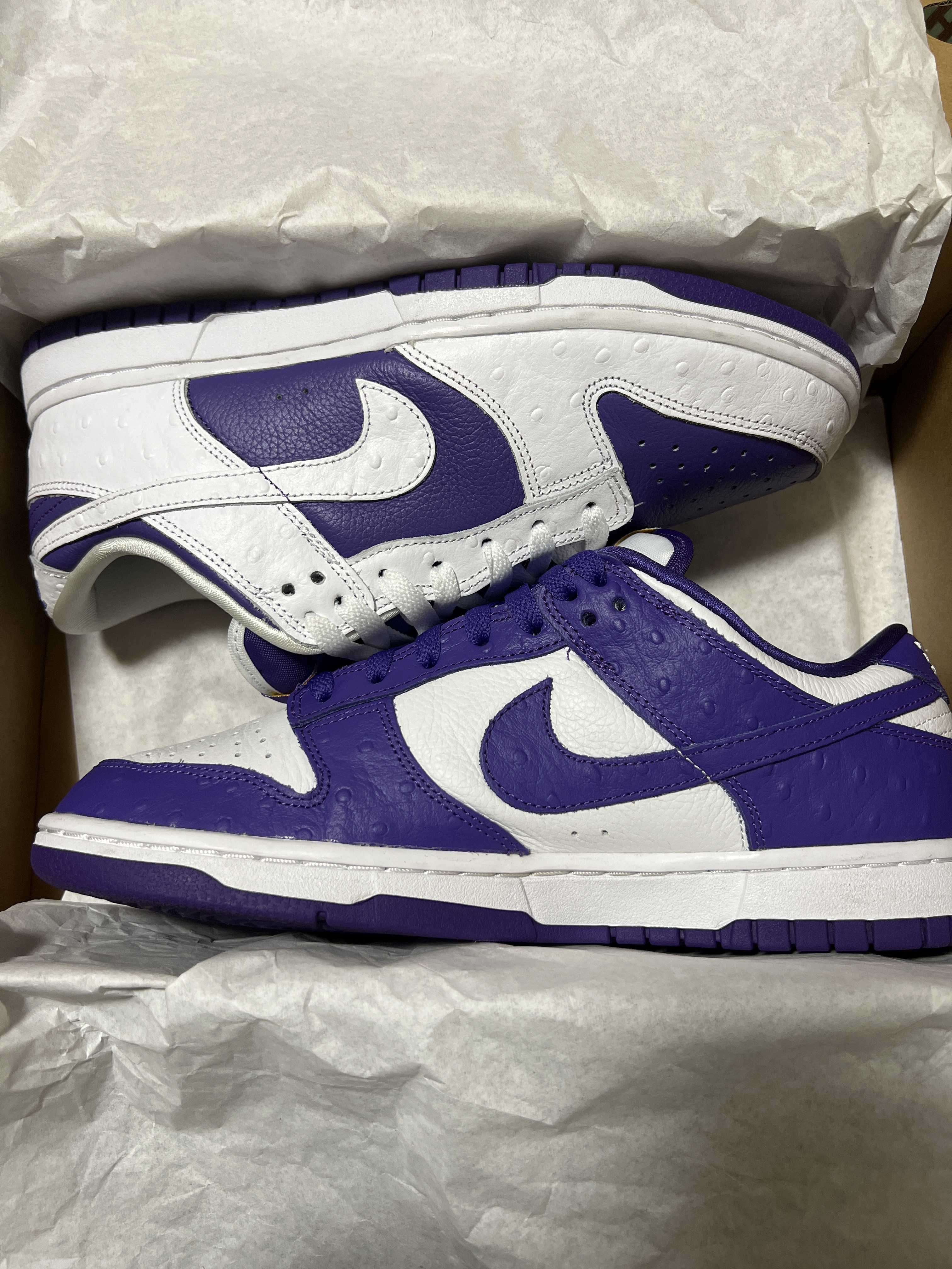 Nike Women's Dunk Low "Made You Look"