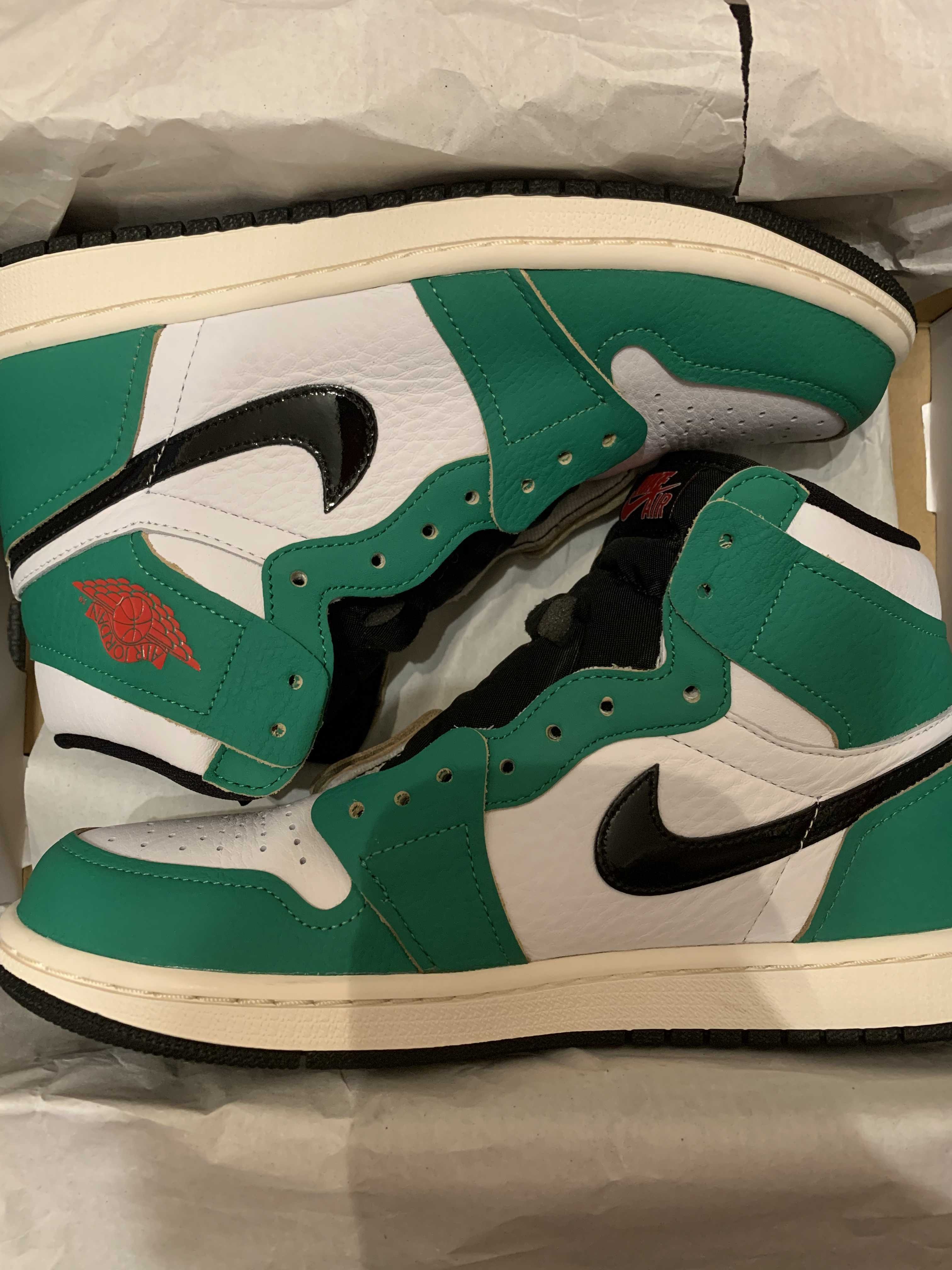 Nike Women's Air Jordan 1 High OG "Lucky Green/White-Sail-Black"   