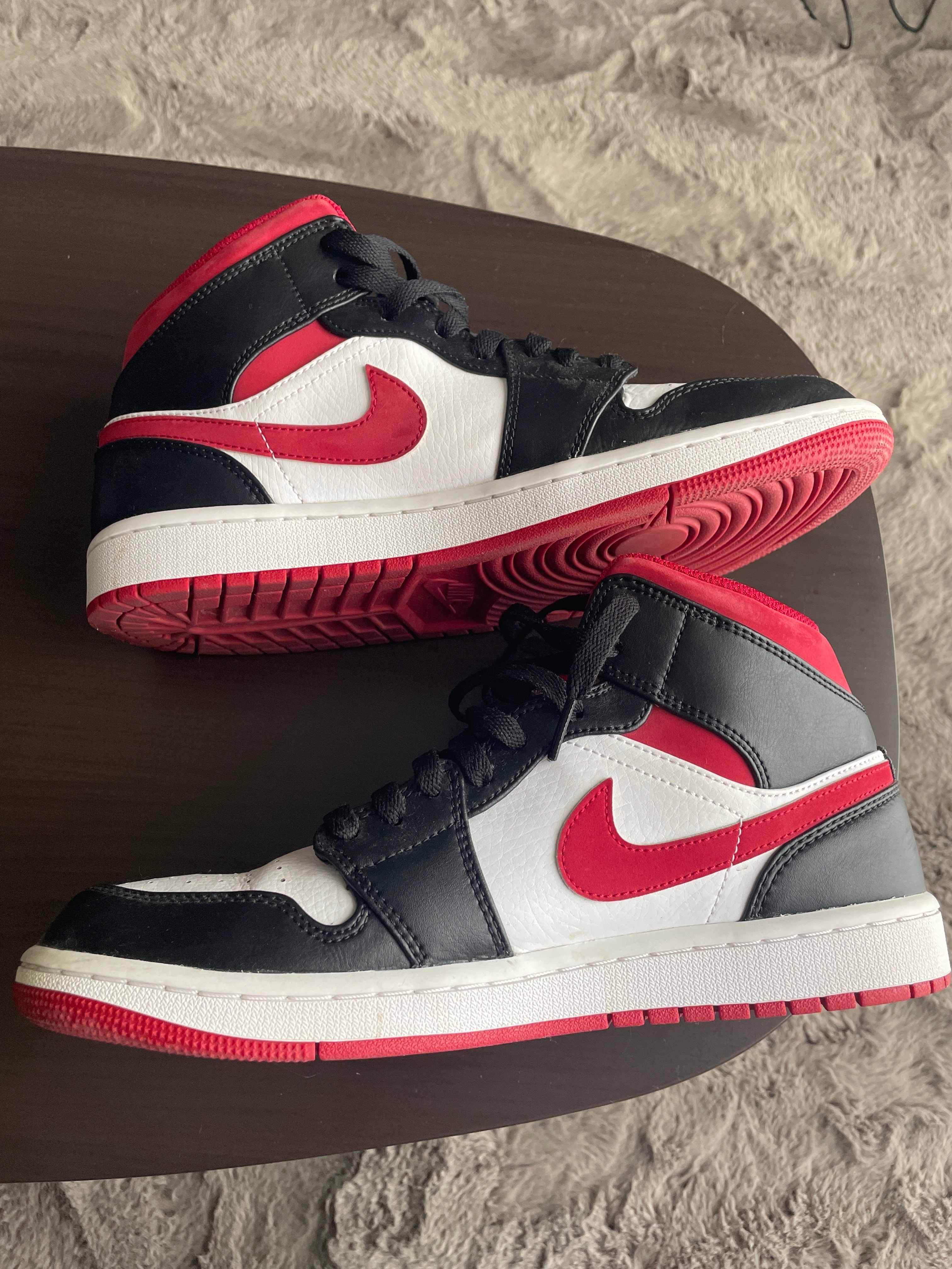 Nike Air Jordan 1 Mid "White/Gym Red Black"