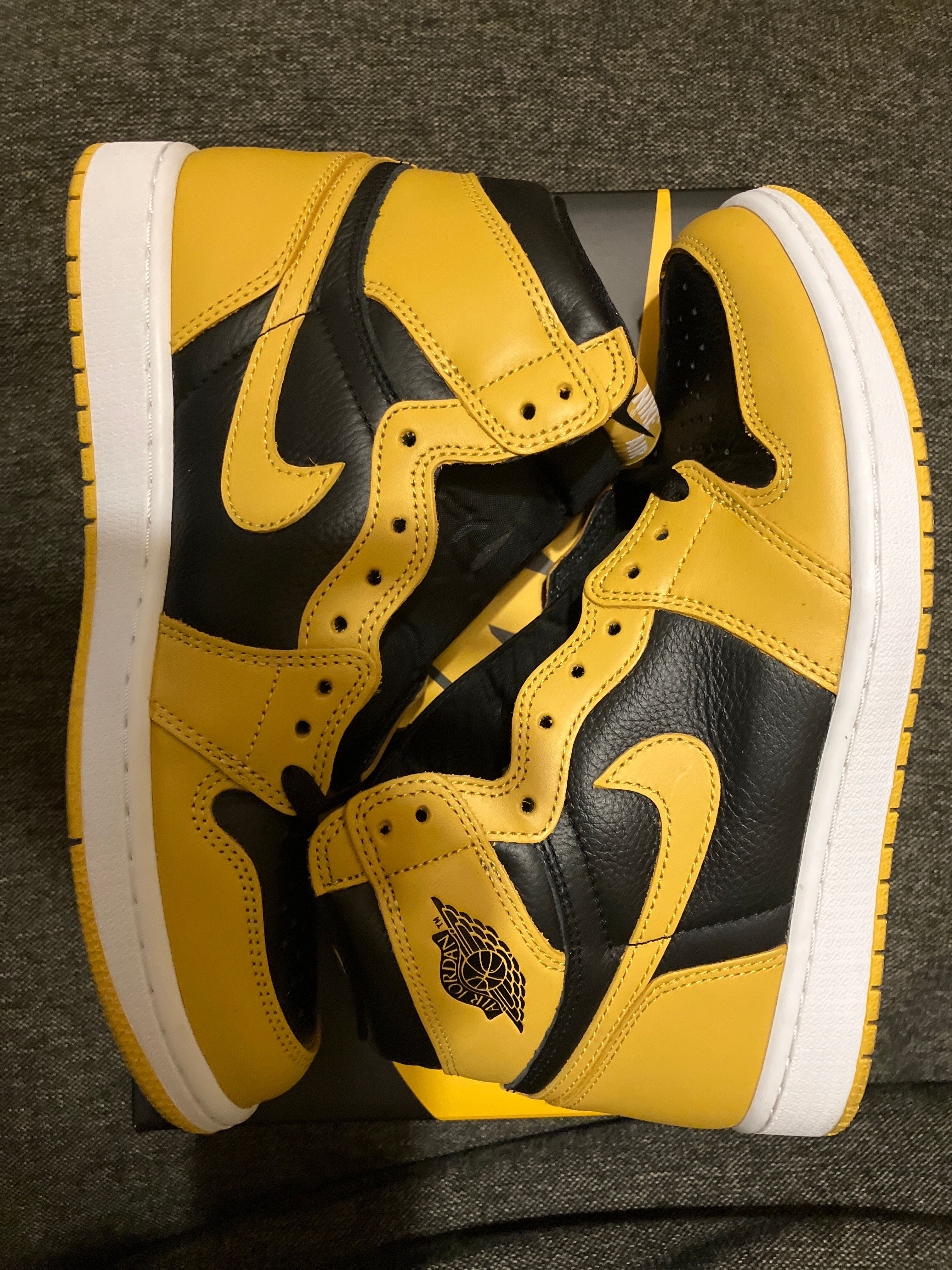 Nike Air Jordan 1 High OG "Pollen"