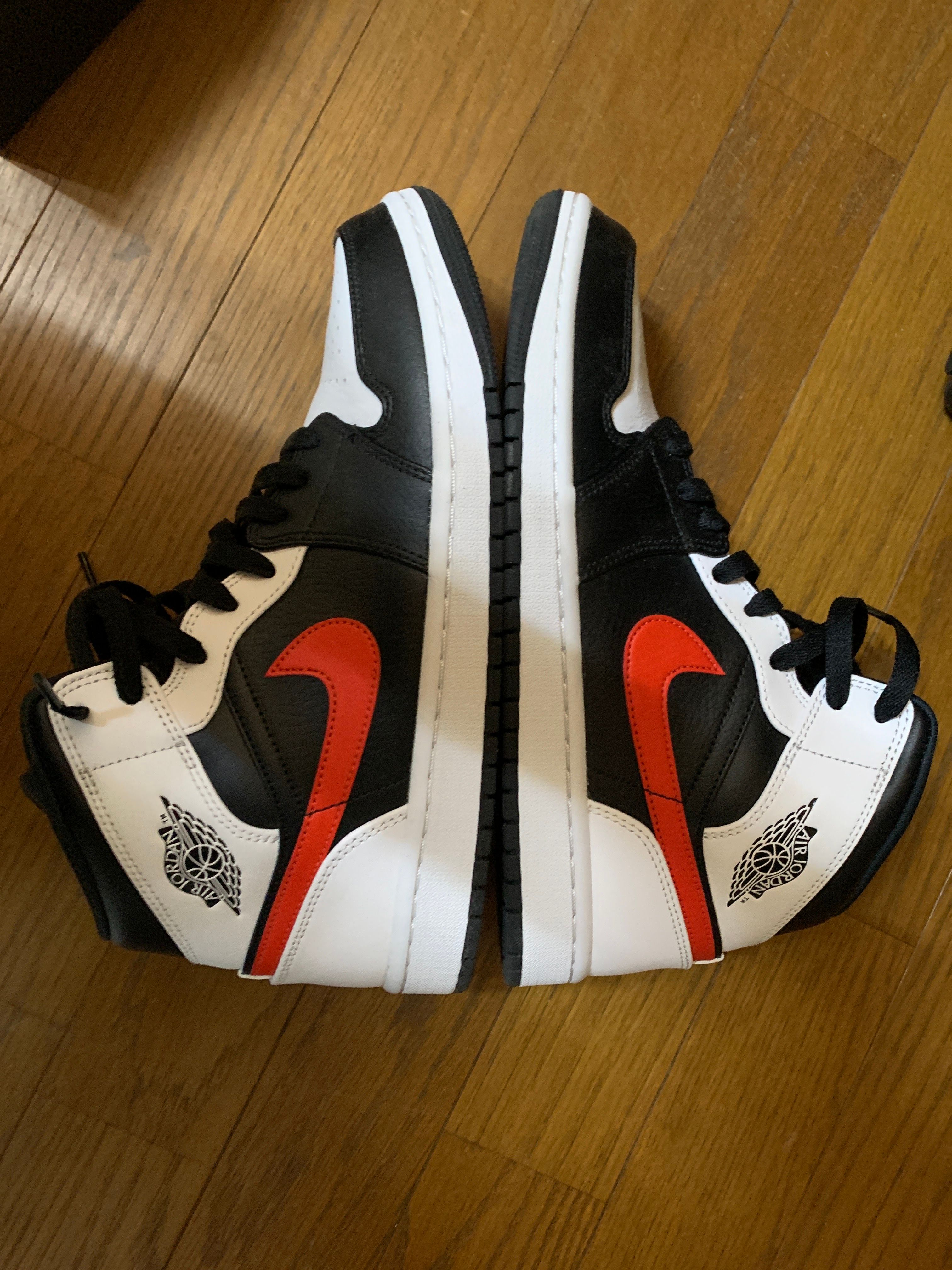 NIKE AIR JORDAN 1 MID "BLACK/CHILE RED/WHITE"