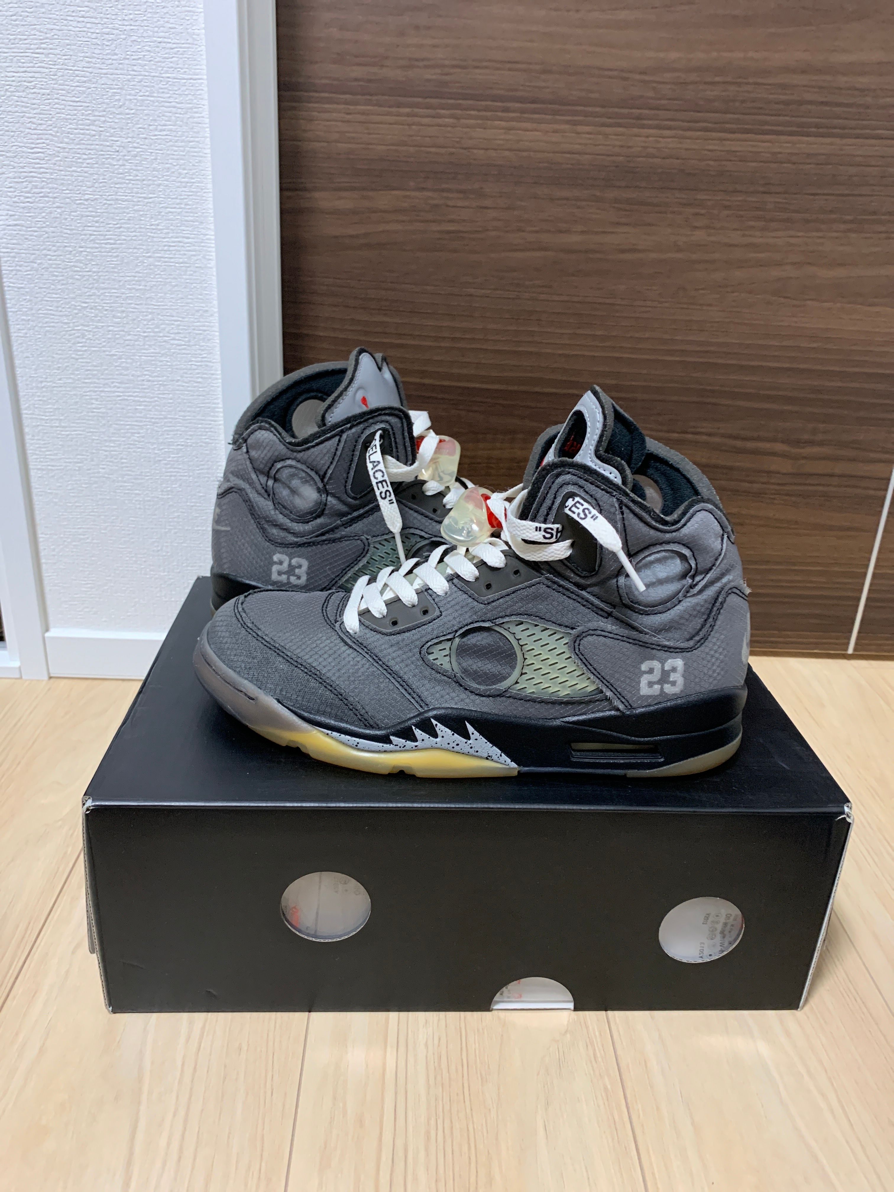 Off-White × Nike Air Jordan 5 "Black/Muslin/Fire Red"