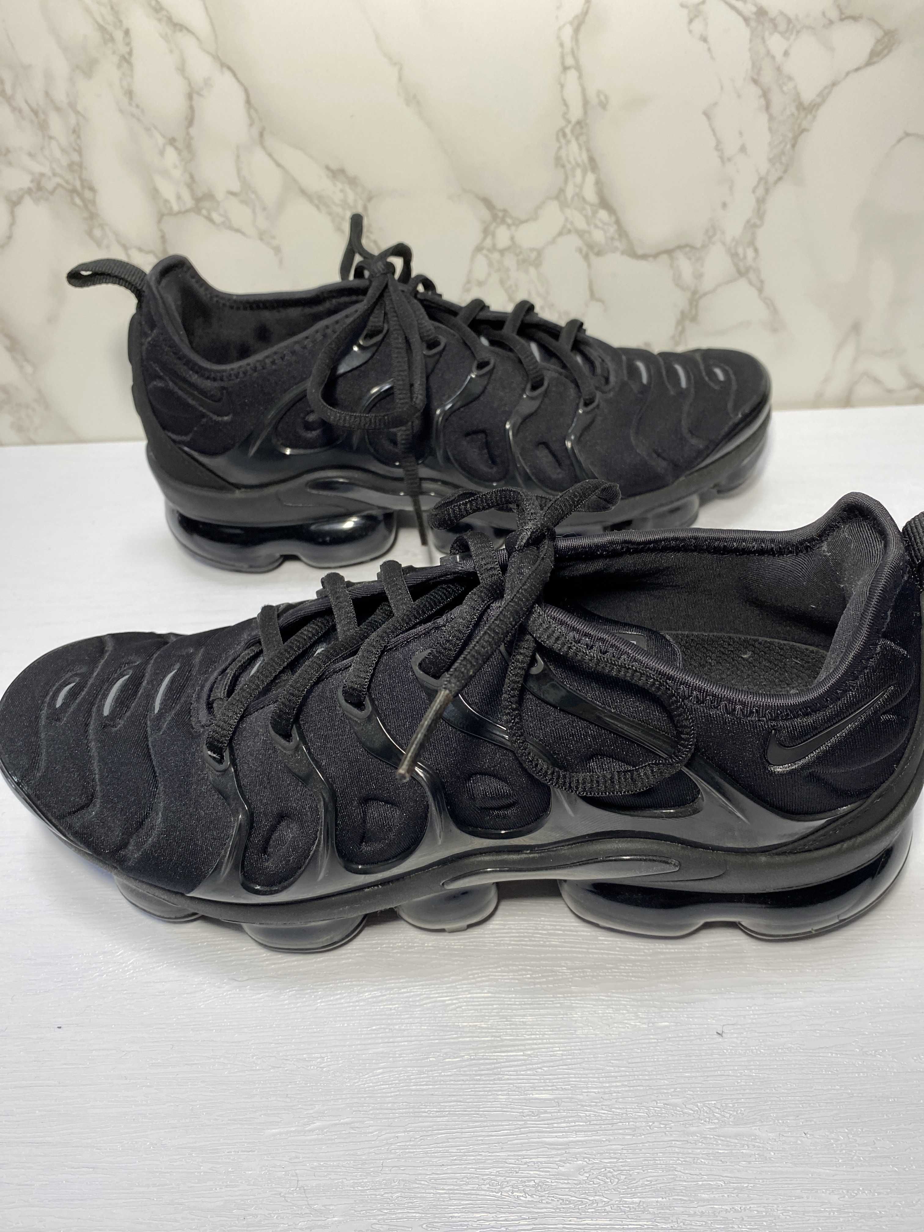 Nike Air Vapormax Plus "Triple Black" (2018)