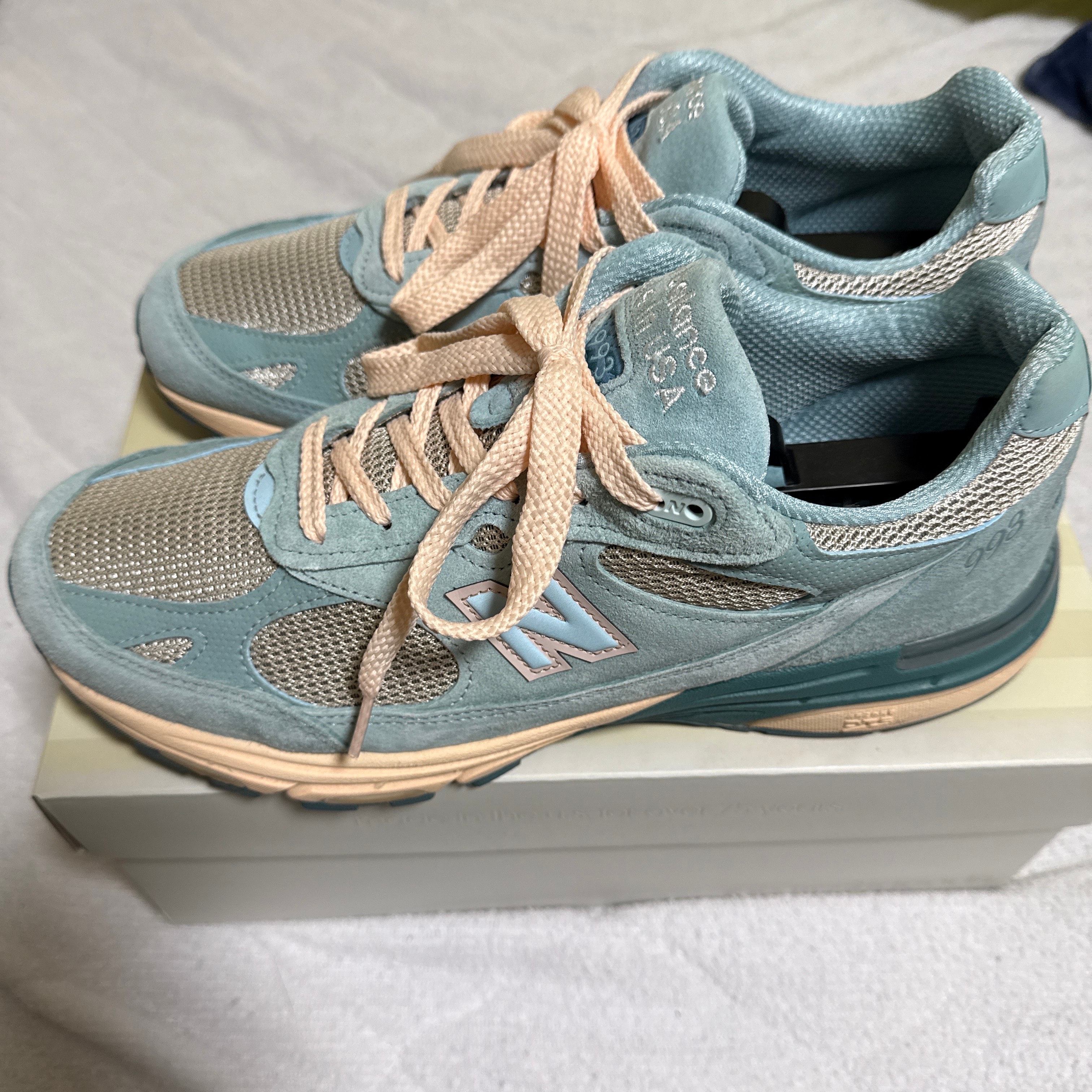 ジョー・フレッシュグッズ × ニューバランス 993 パフォーマンス アート "アークティックブルー"