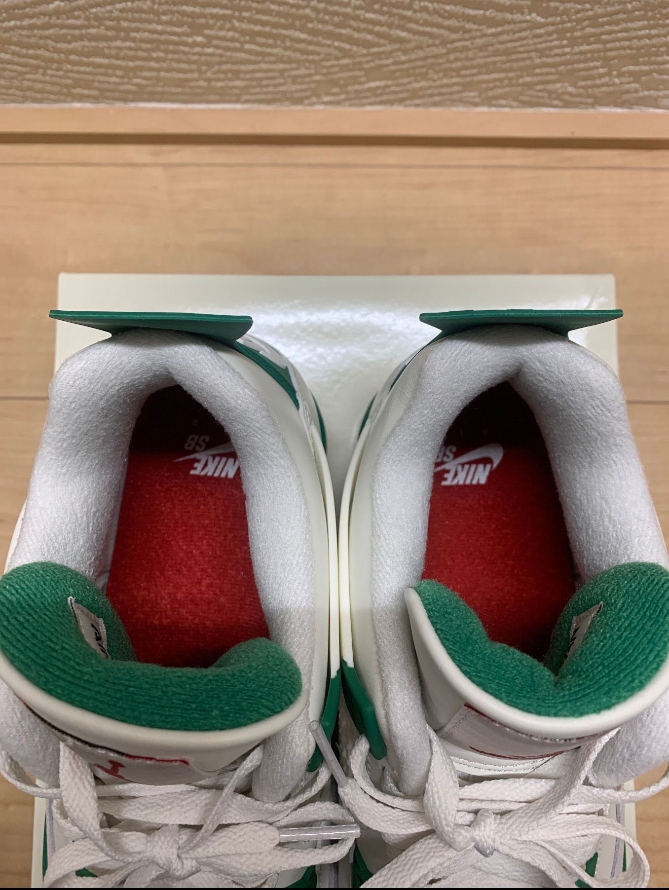 Nike SB × Air Jordan 4 Retro SP "Pine Green"