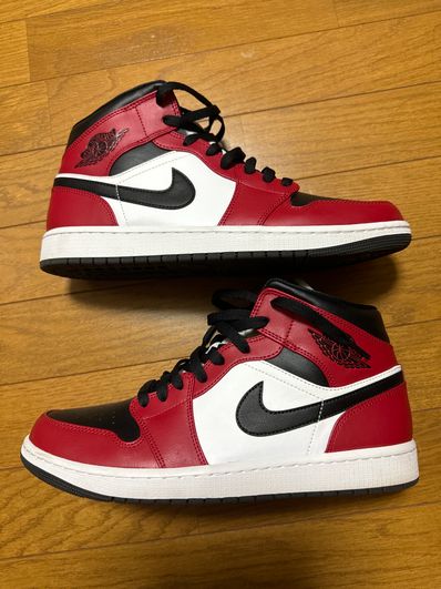 Nike Air Jordan 1 Mid "Chicago Black Toe"