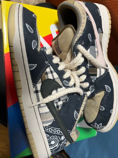 Travis Scott × Nike SB Dunk Low "Black/Parachute Beige"