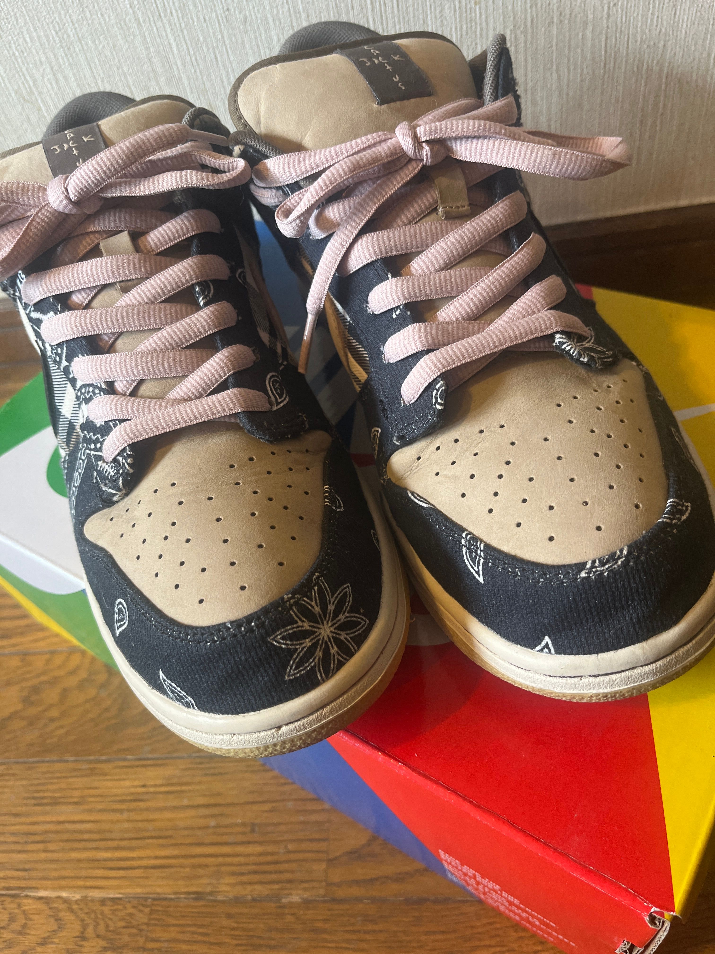 Travis Scott × Nike SB Dunk Low "Black/Parachute Beige"