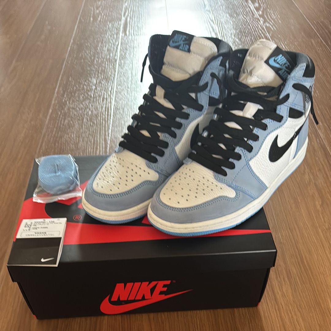 Nike Air Jordan 1 High OG "University Blue"