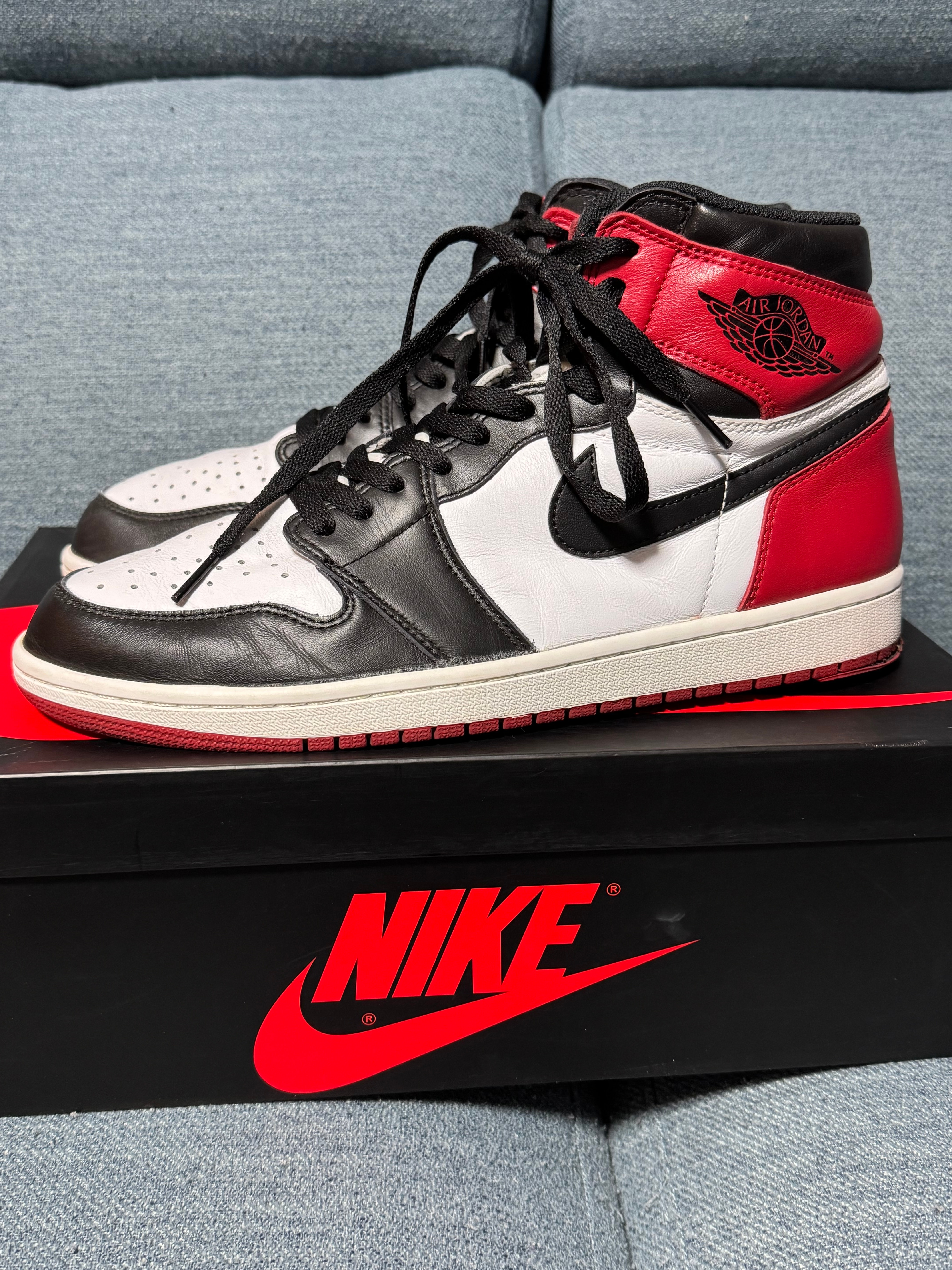 Nike Air Jordan 1 Retro High OG "Black Toe"