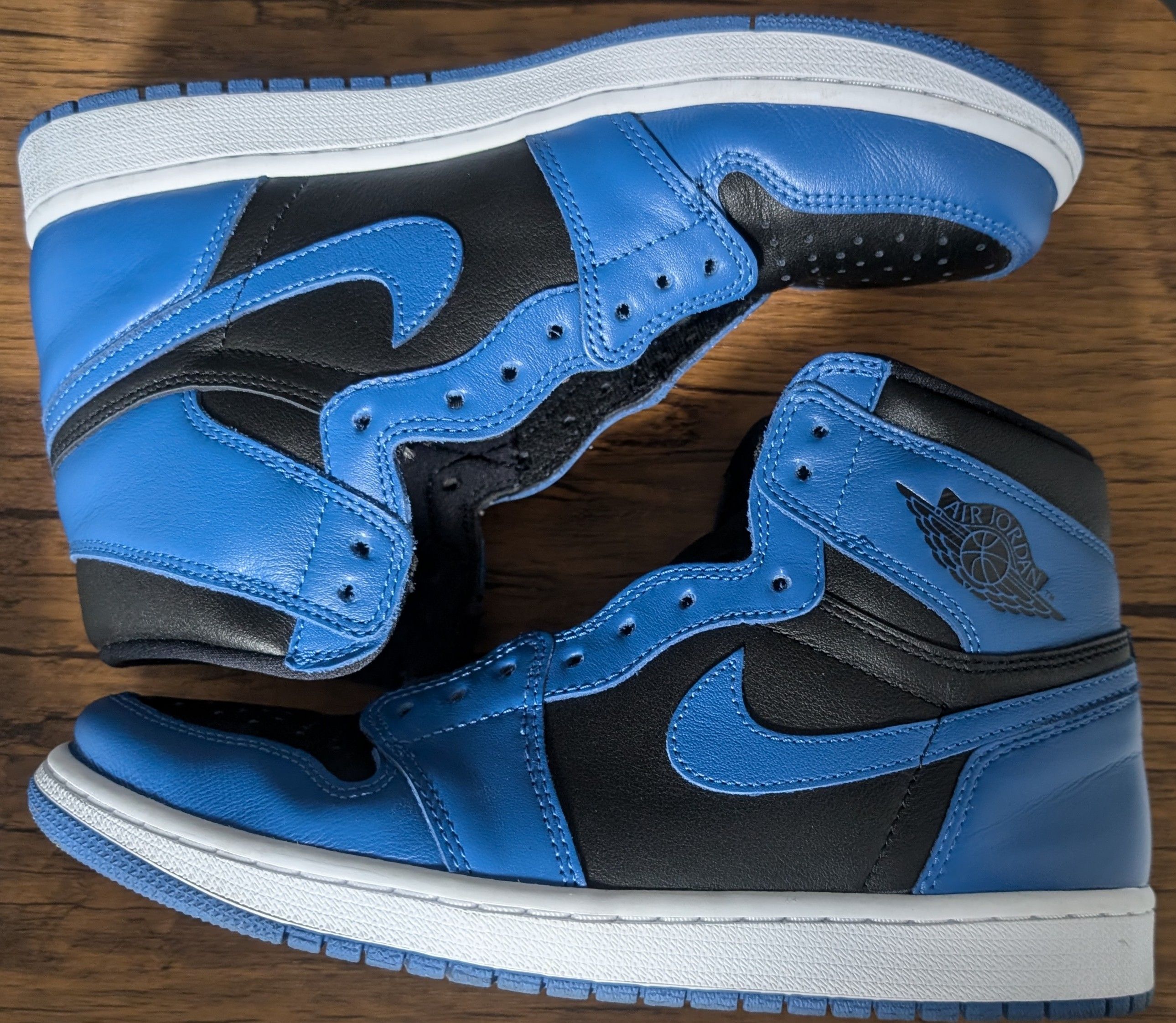 Nike Air Jordan 1 Retro High OG "Dark Marina Blue"