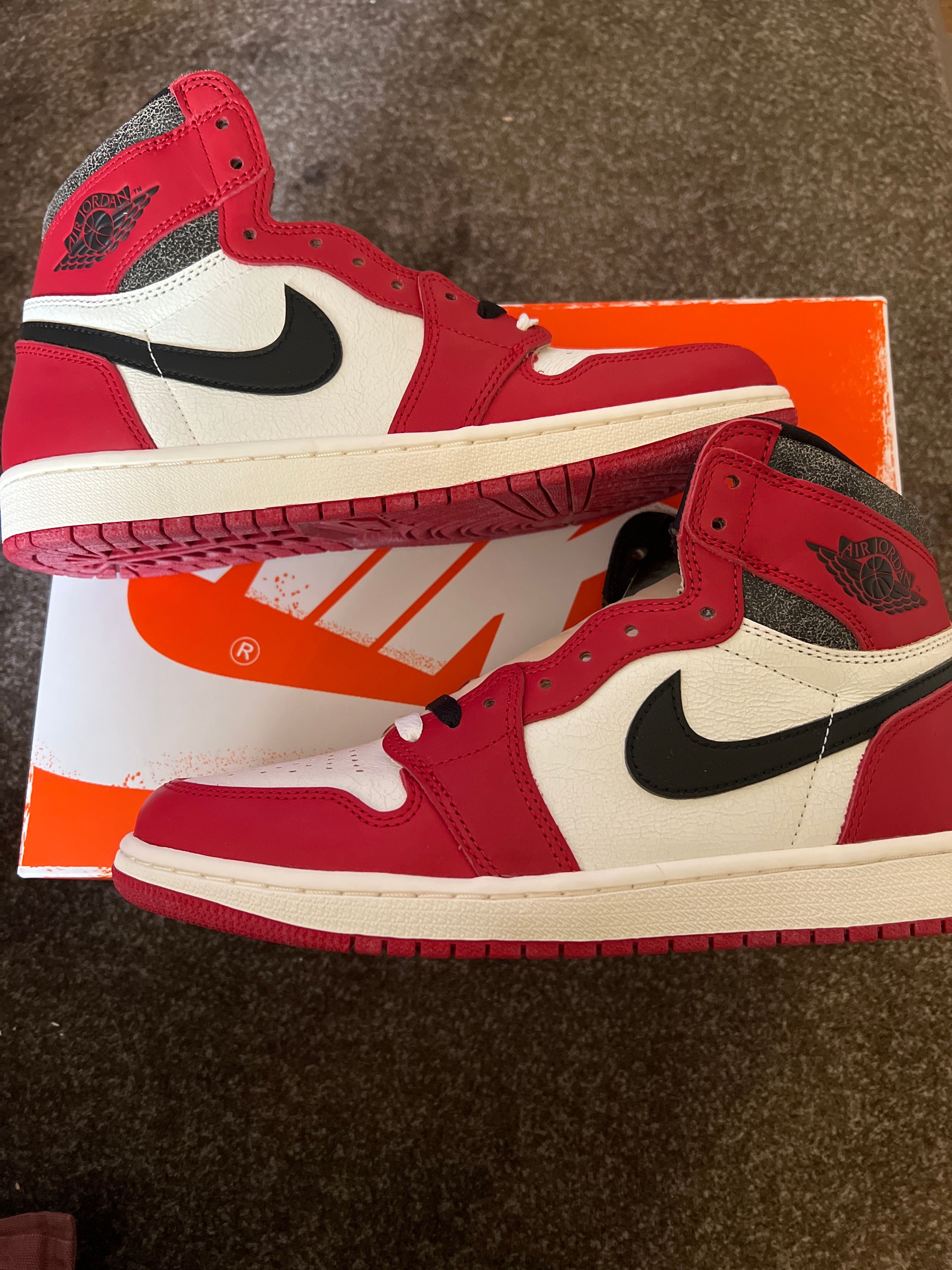 Nike Air Jordan 1 High OG "Lost & Found/Chicago"