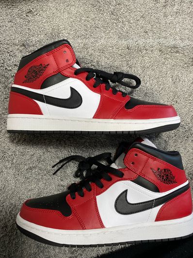 Nike Air Jordan 1 Mid "Chicago Black Toe"