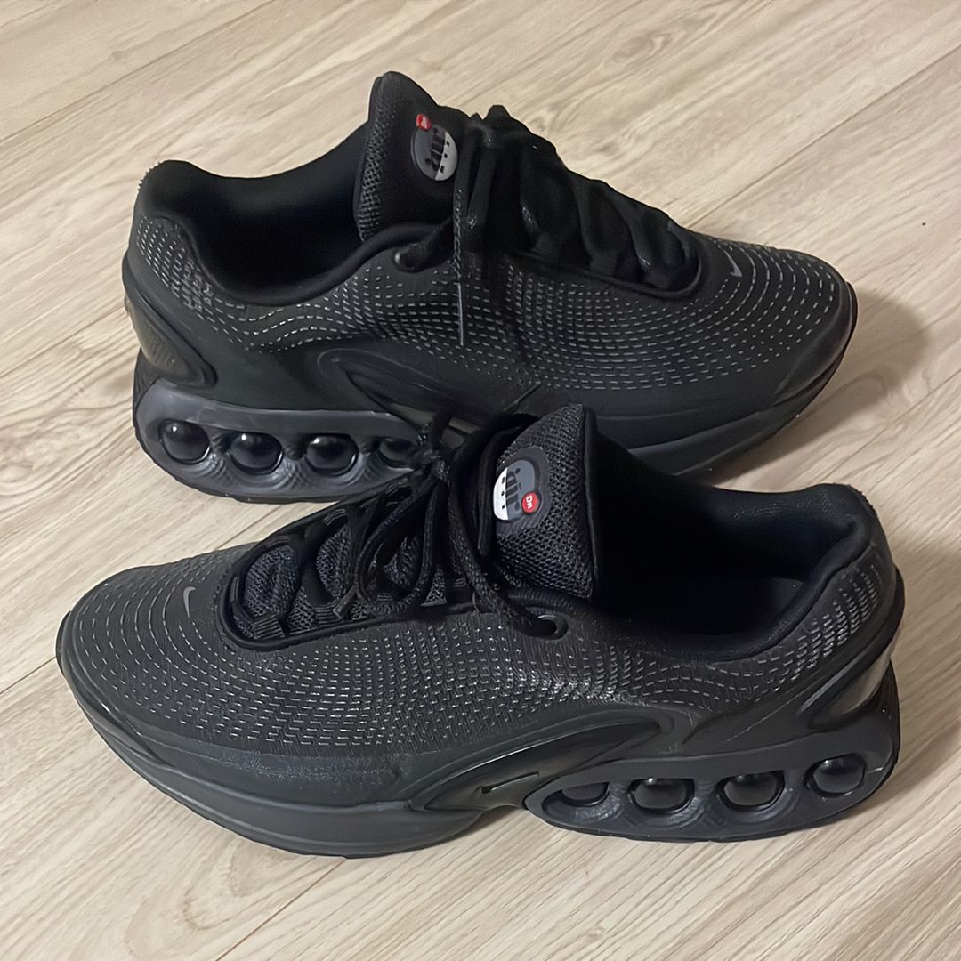 Nike Air Max DN "Black and Dark Smoke Grey"