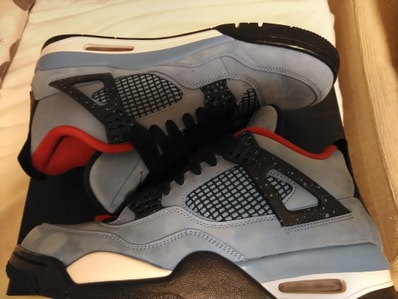 Travis Scott × Nike Air Jordan 4 Retro Cactus Jack "University Blue"