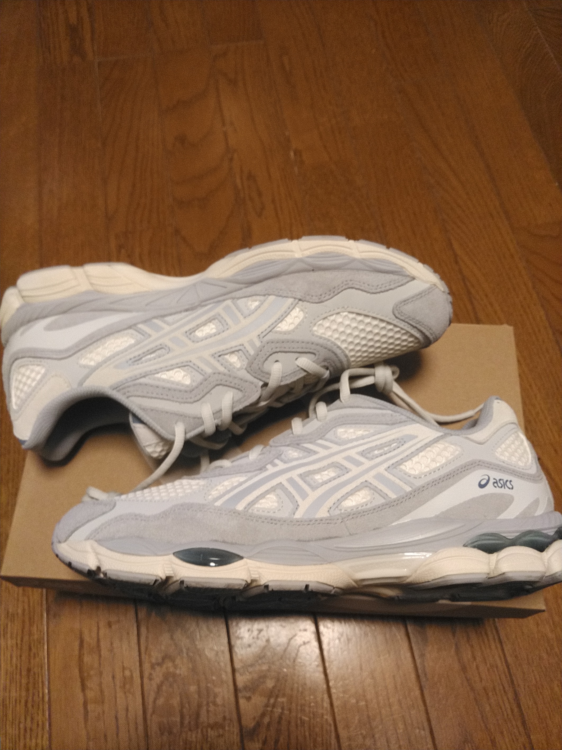 アシックス ゲルNYC "アイボリー/ミッドグレー"