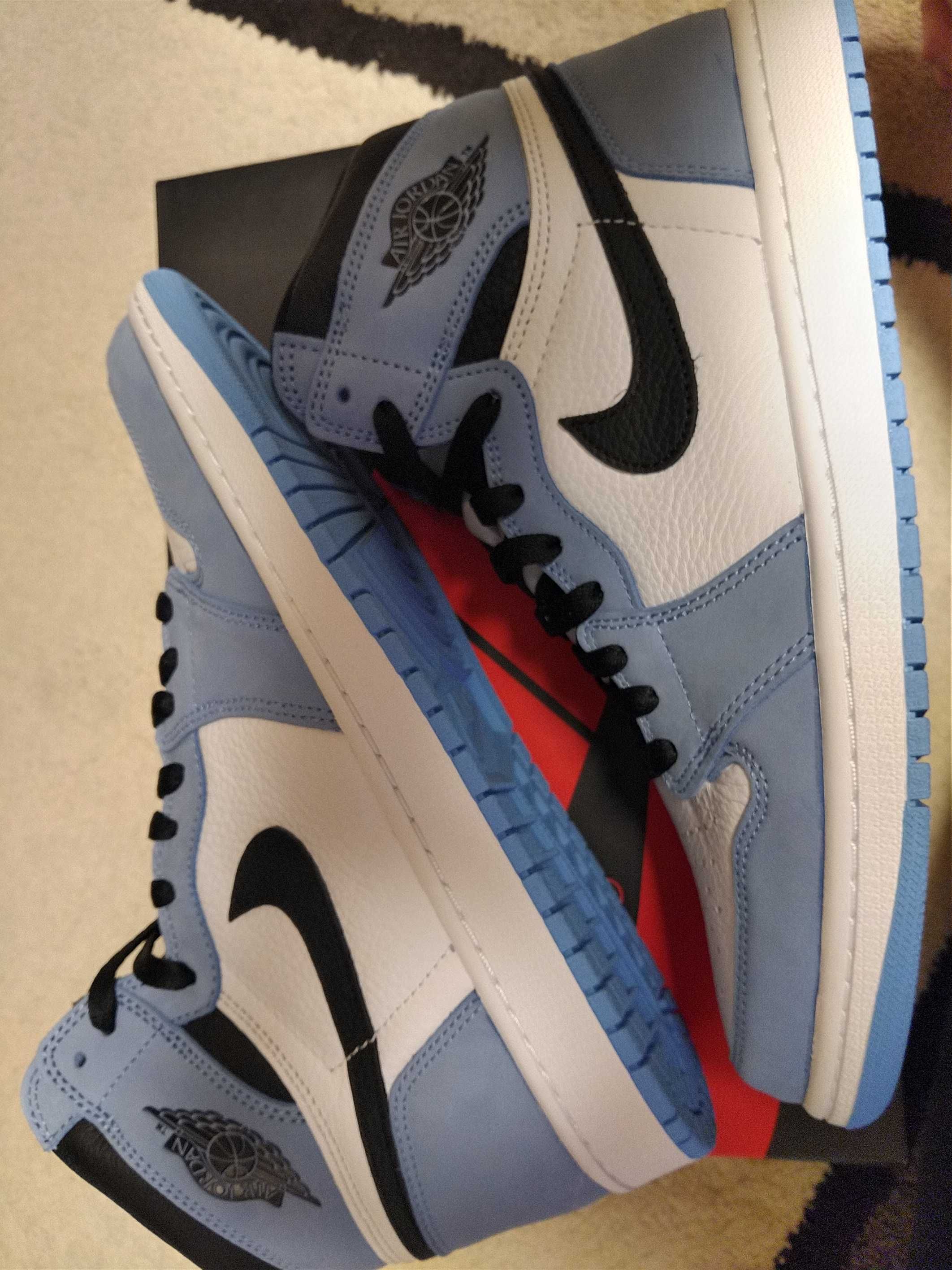 Nike Air Jordan 1 High OG "University Blue"