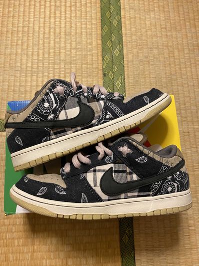 Travis Scott × Nike SB Dunk Low "Black/Parachute Beige"