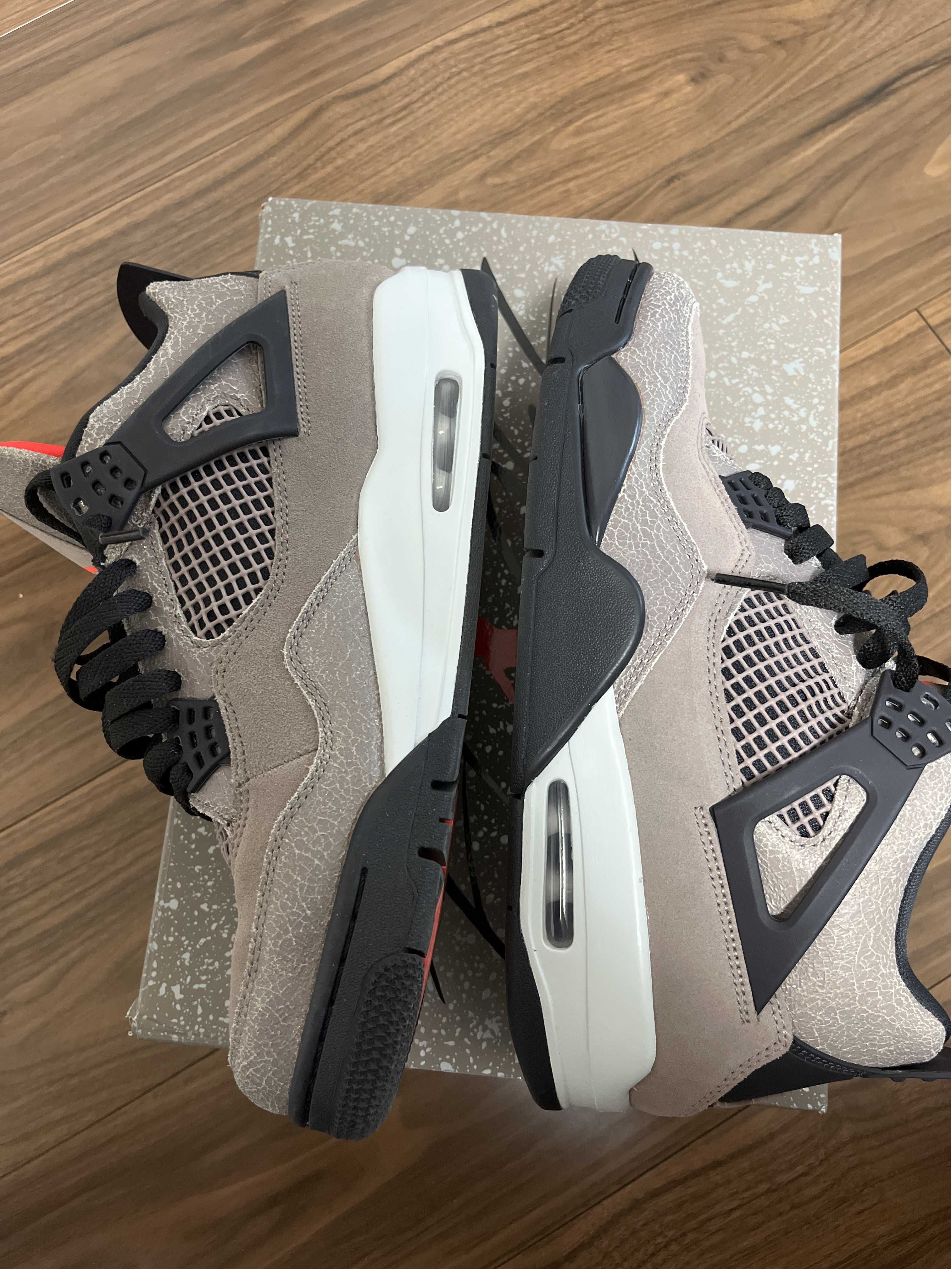 Nike Air Jordan 4 "Taupe Haze"