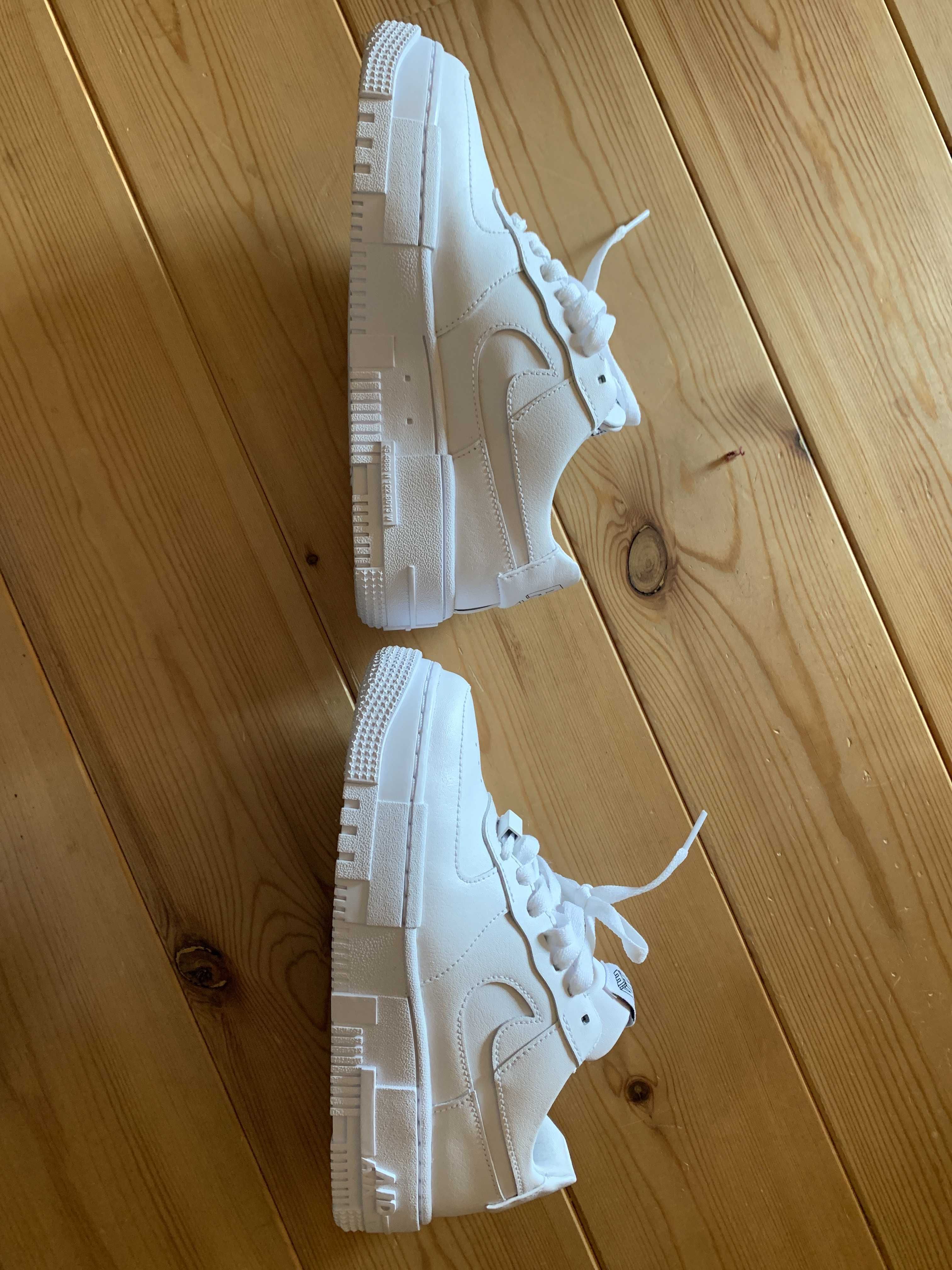 Nike Women's Air Force 1 Low Pixel "White"